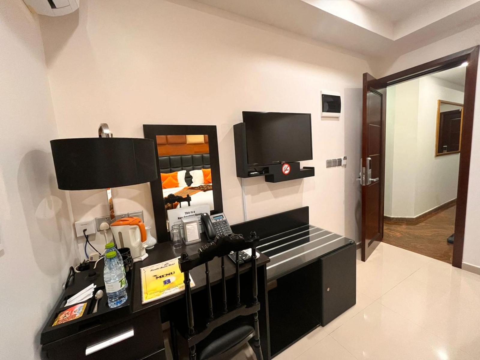 Deluxe Double Room - Photo 17
