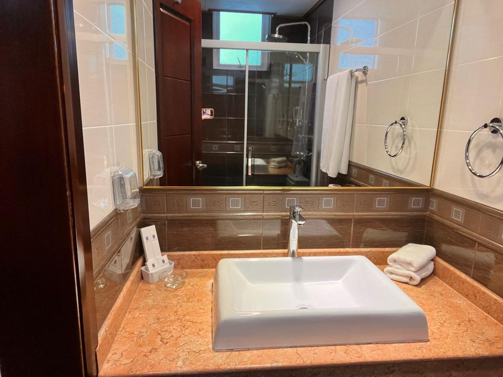 Deluxe Double Room - Photo 10