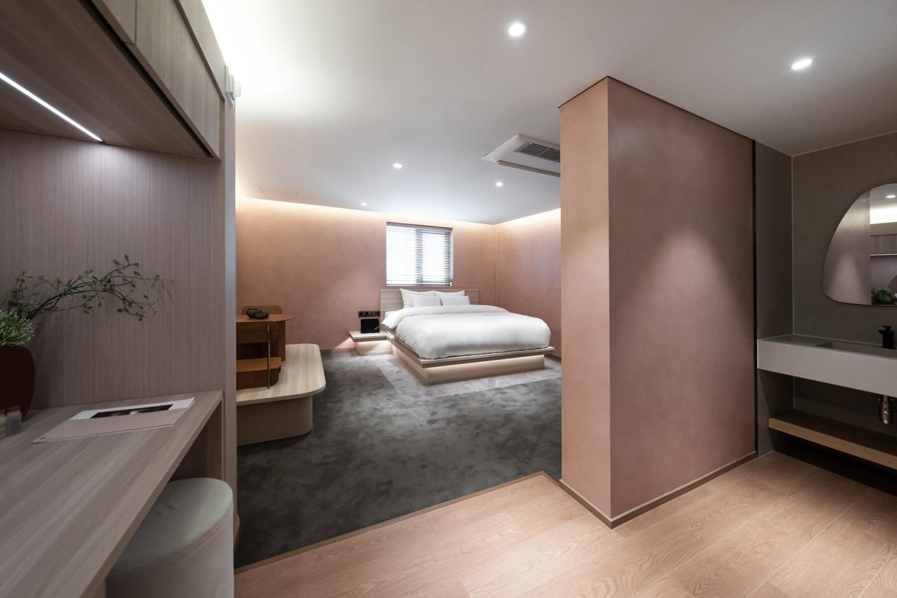 Suite - Photo 4