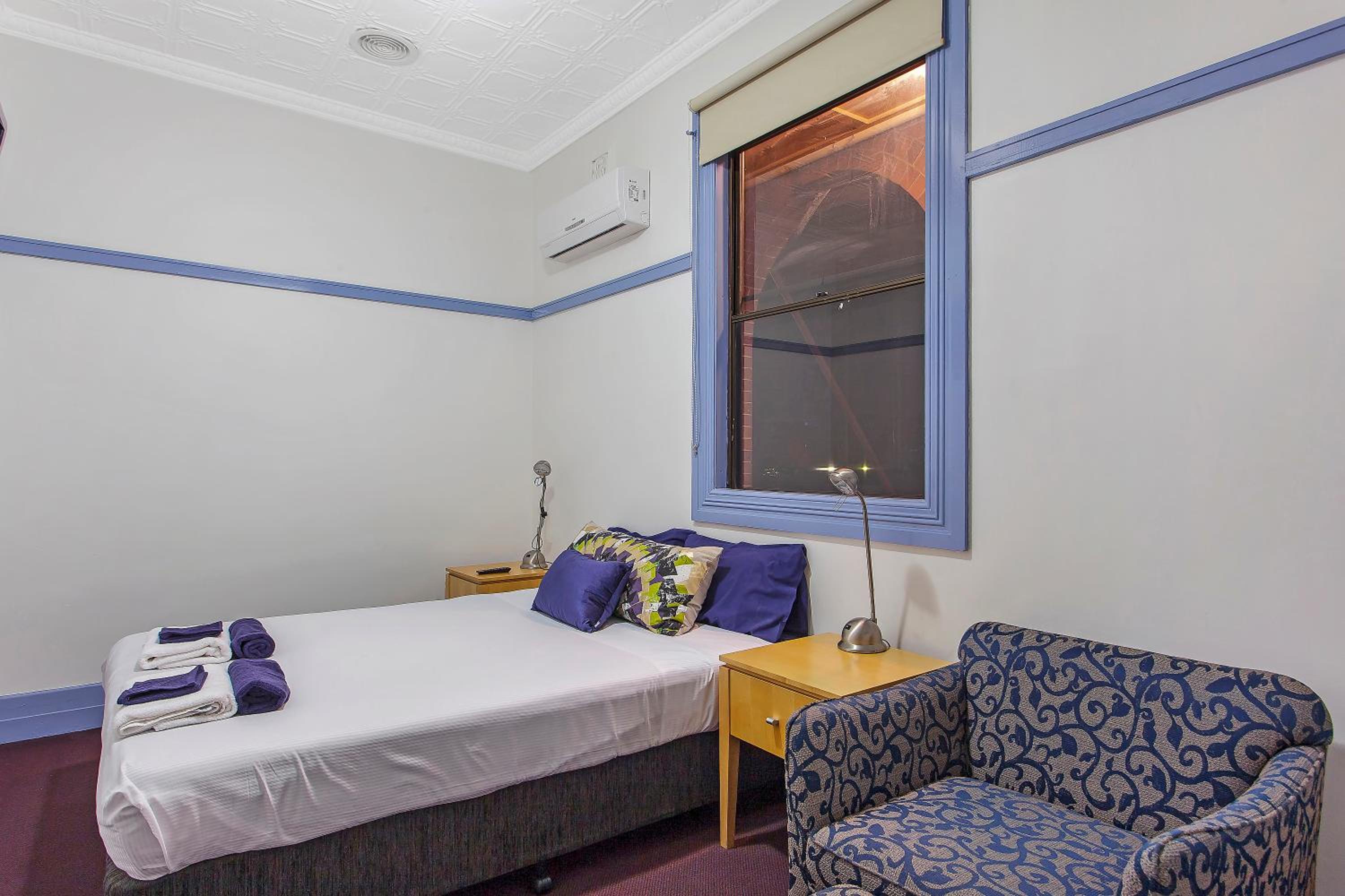 Double Room with Shared Bathroom photo 3