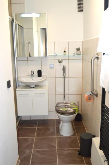 One-Bedroom Apartment photo 2