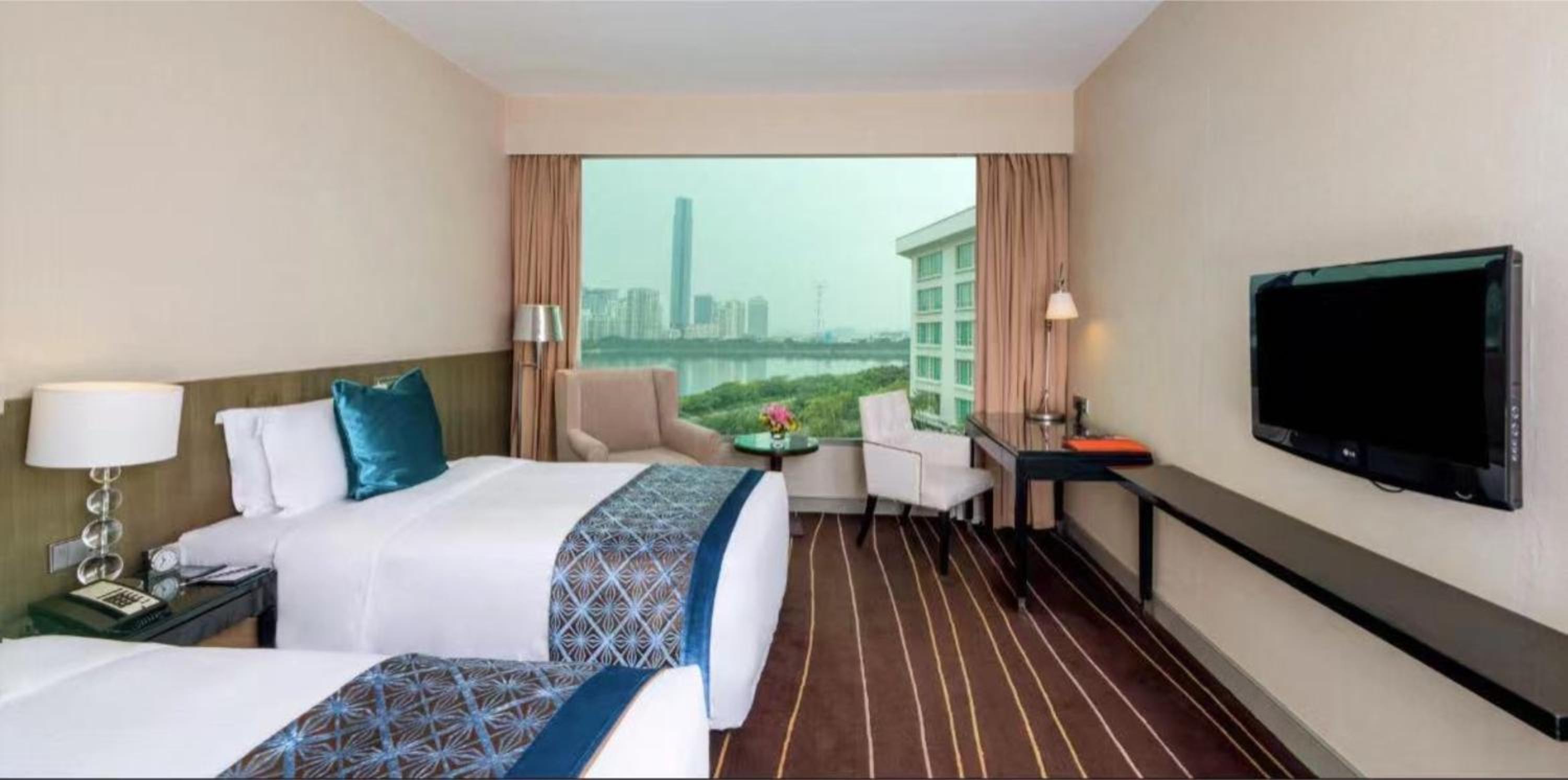 Deluxe Lake View Twin Room - Photo 1