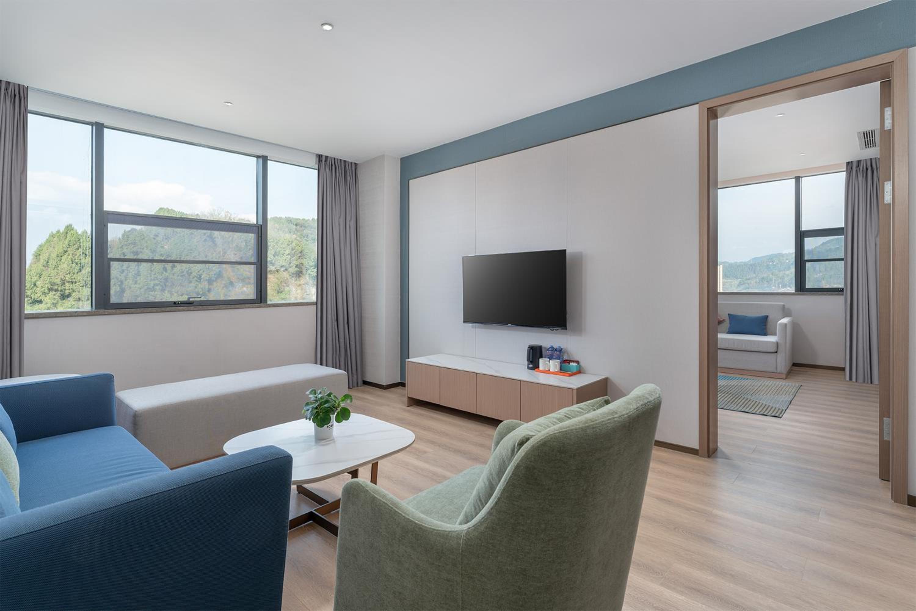 One-Bedroom Suite photo 1