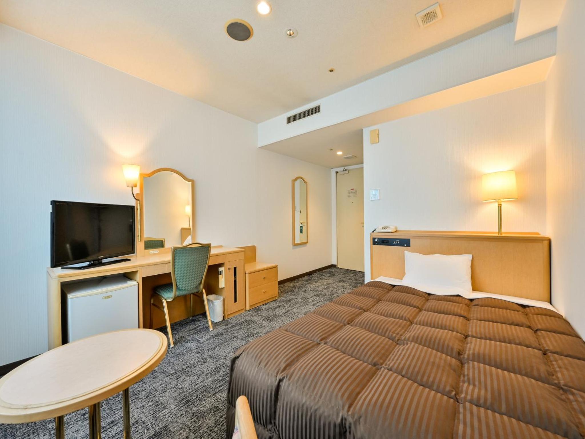 [Eco Plan] Double Room - Smoking - Annex (Cleaning Once / 3 Nights) photo 2