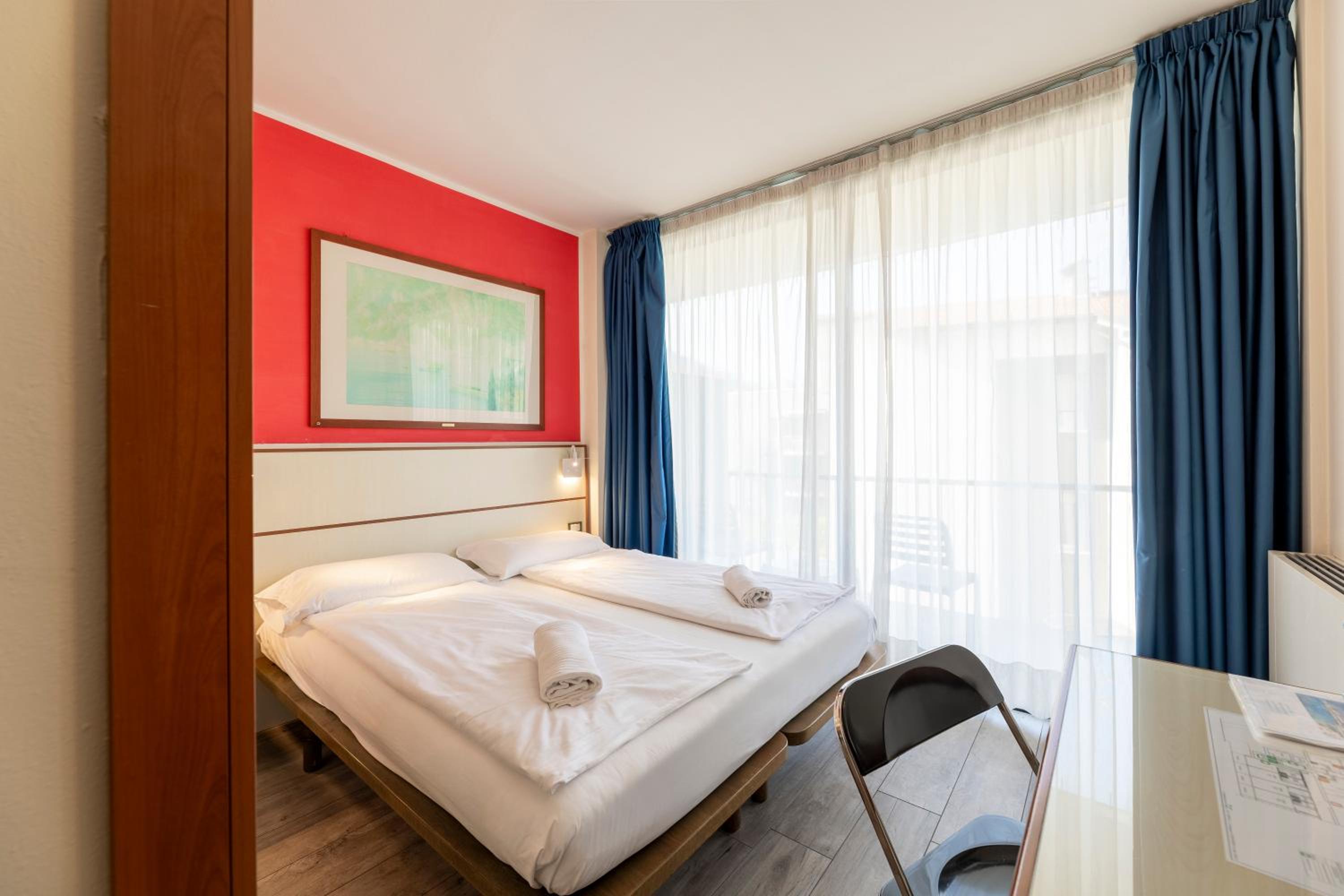 Double or Twin Room with Garden View - Photo 1