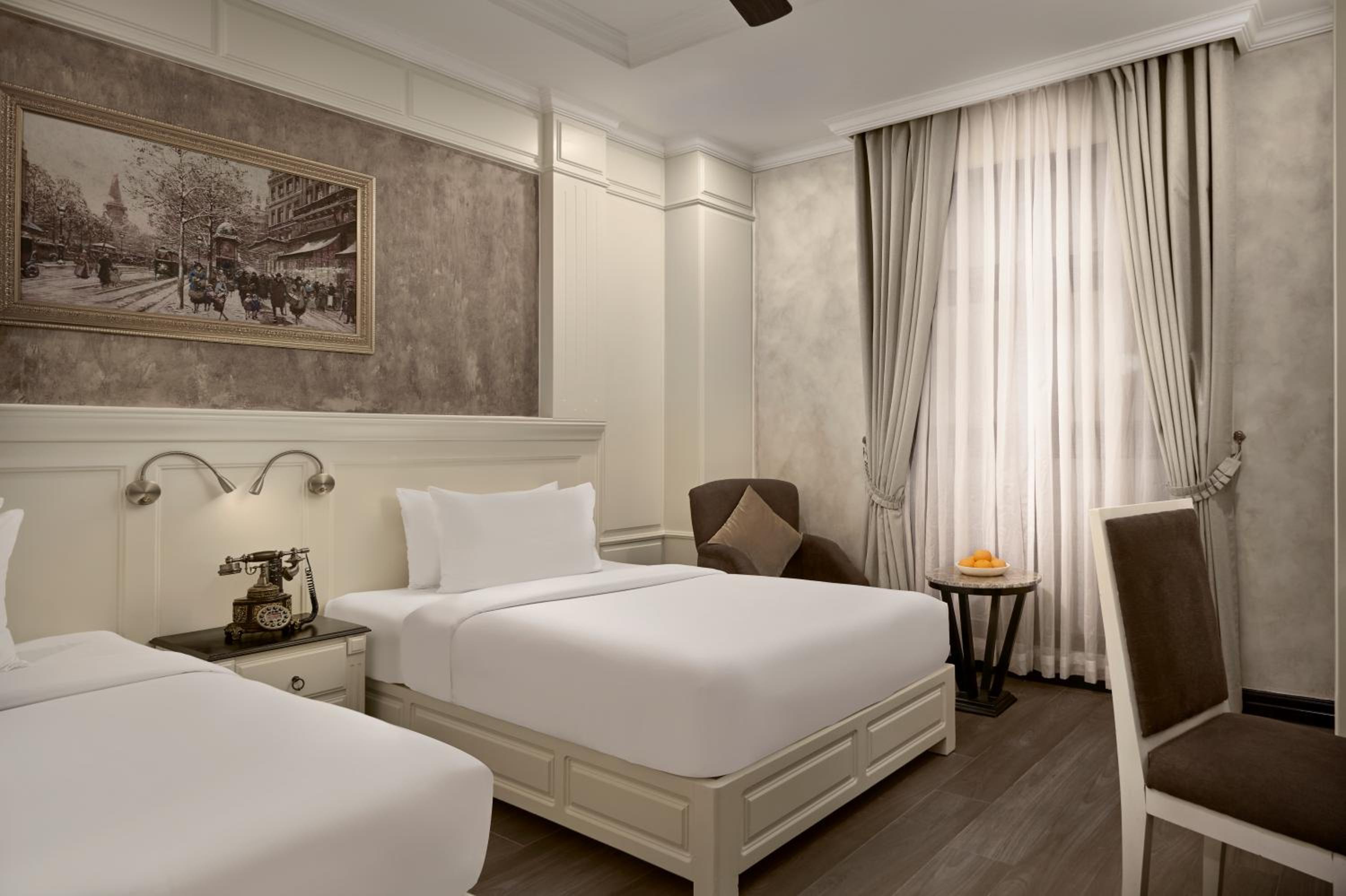 Deluxe Comfort Twin - Heritage-Brick Wall View