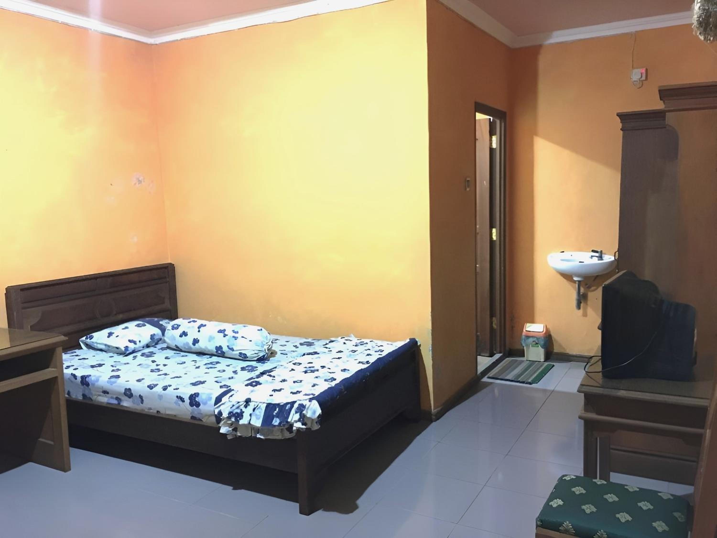 Deluxe Room - Photo 5