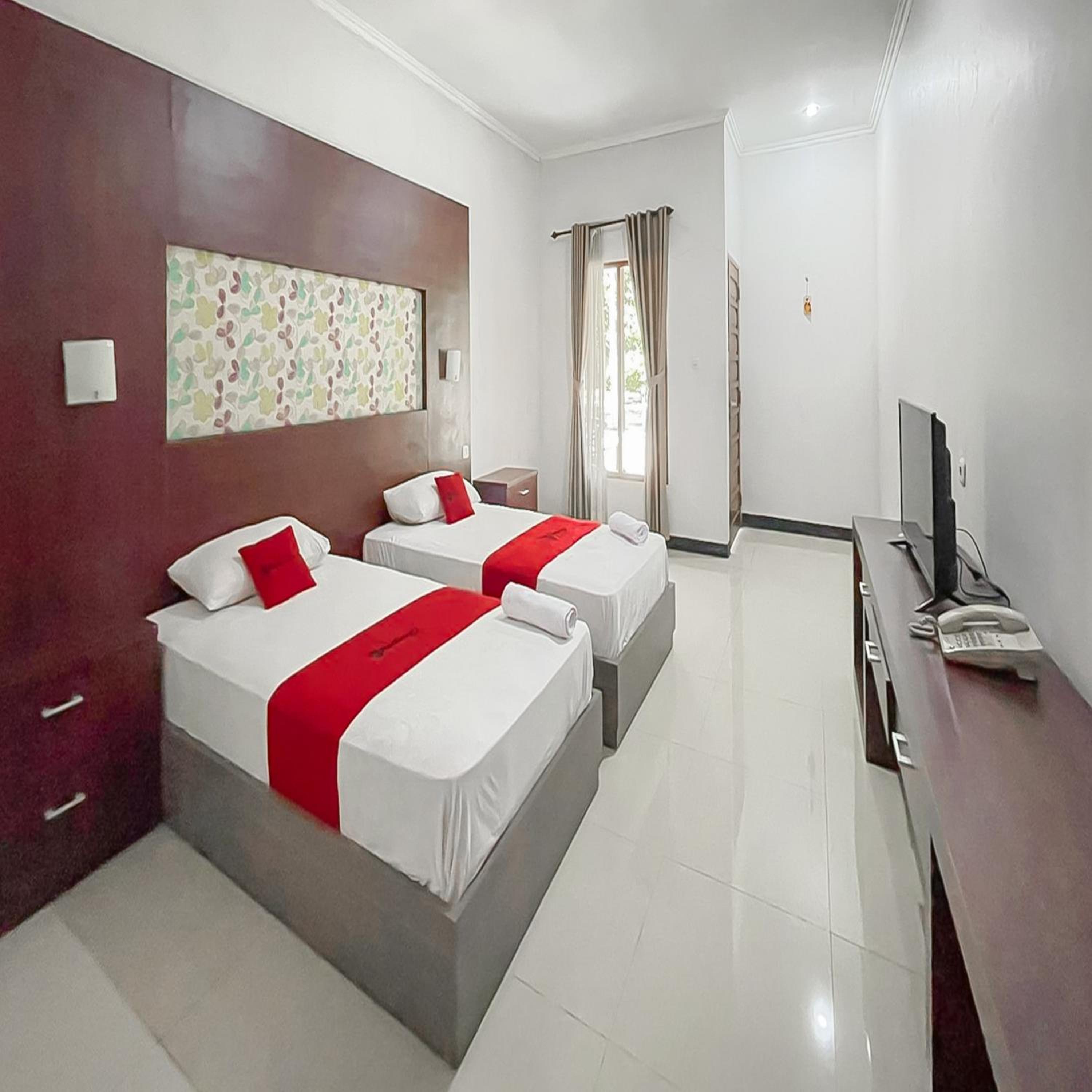Deluxe Twin Room - Photo 1