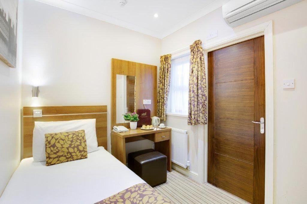 Standard Single Room photo 2