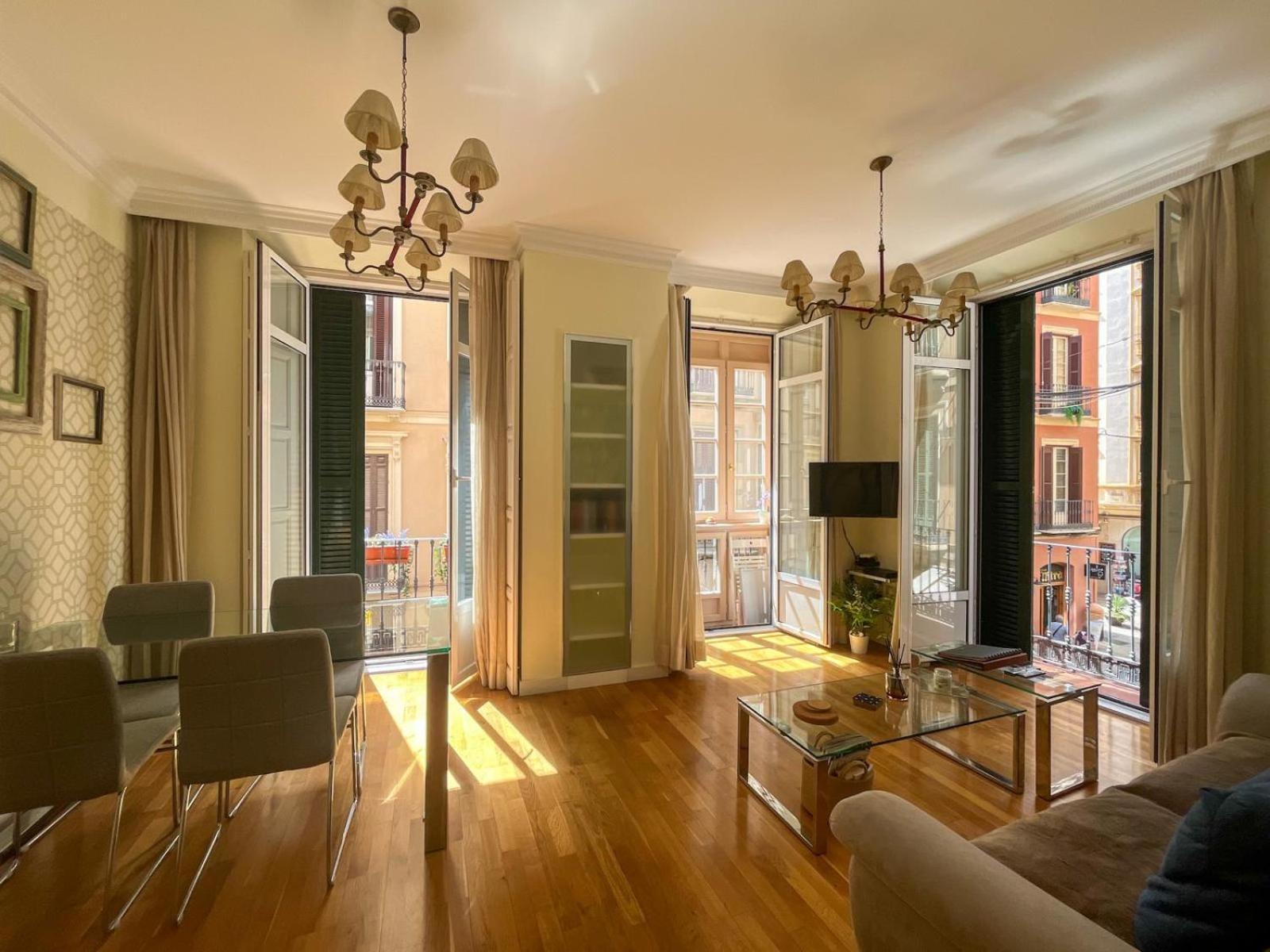 Apartamento de dos habitaciones con balcón