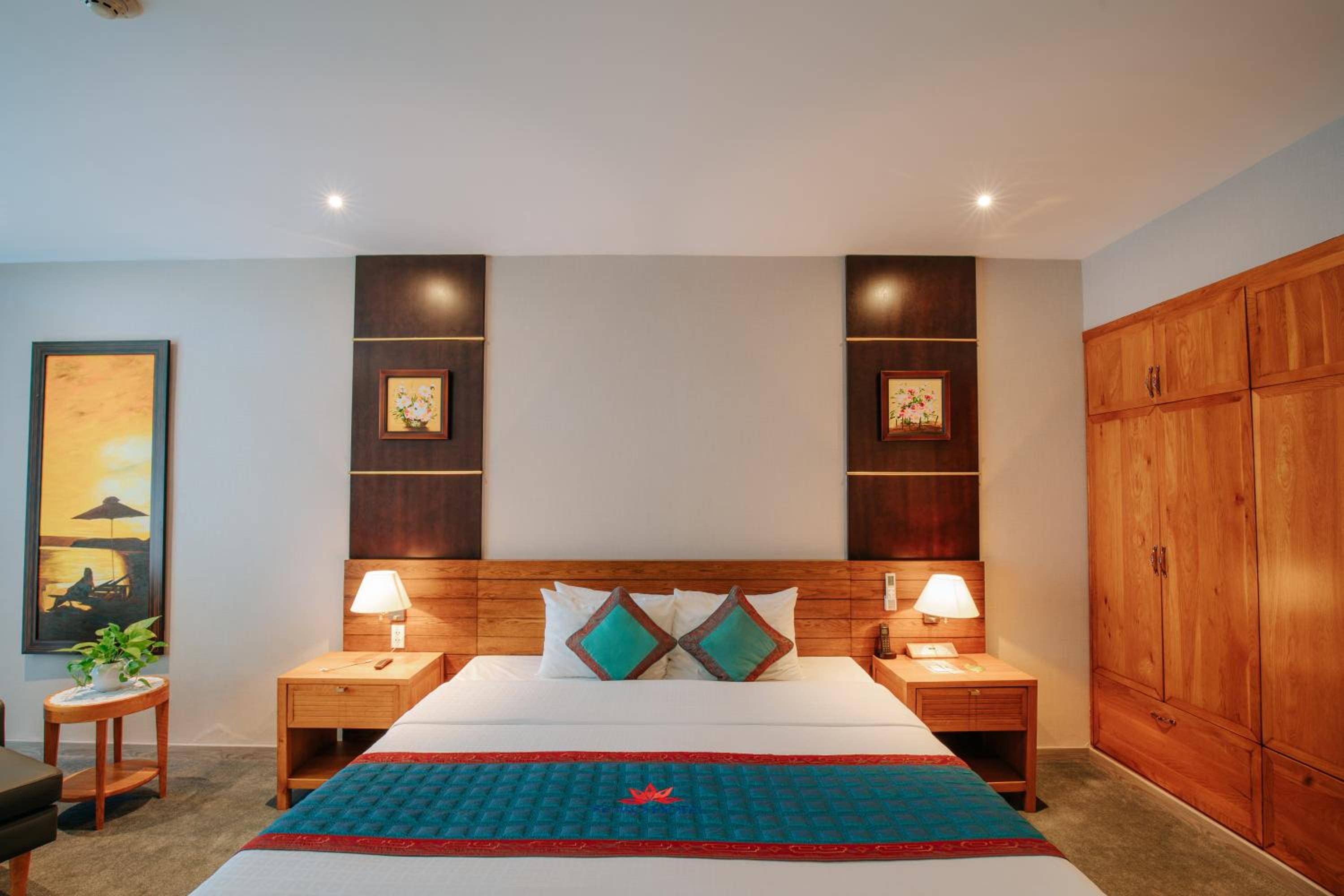 Deluxe Double Room with Sea View photo 2
