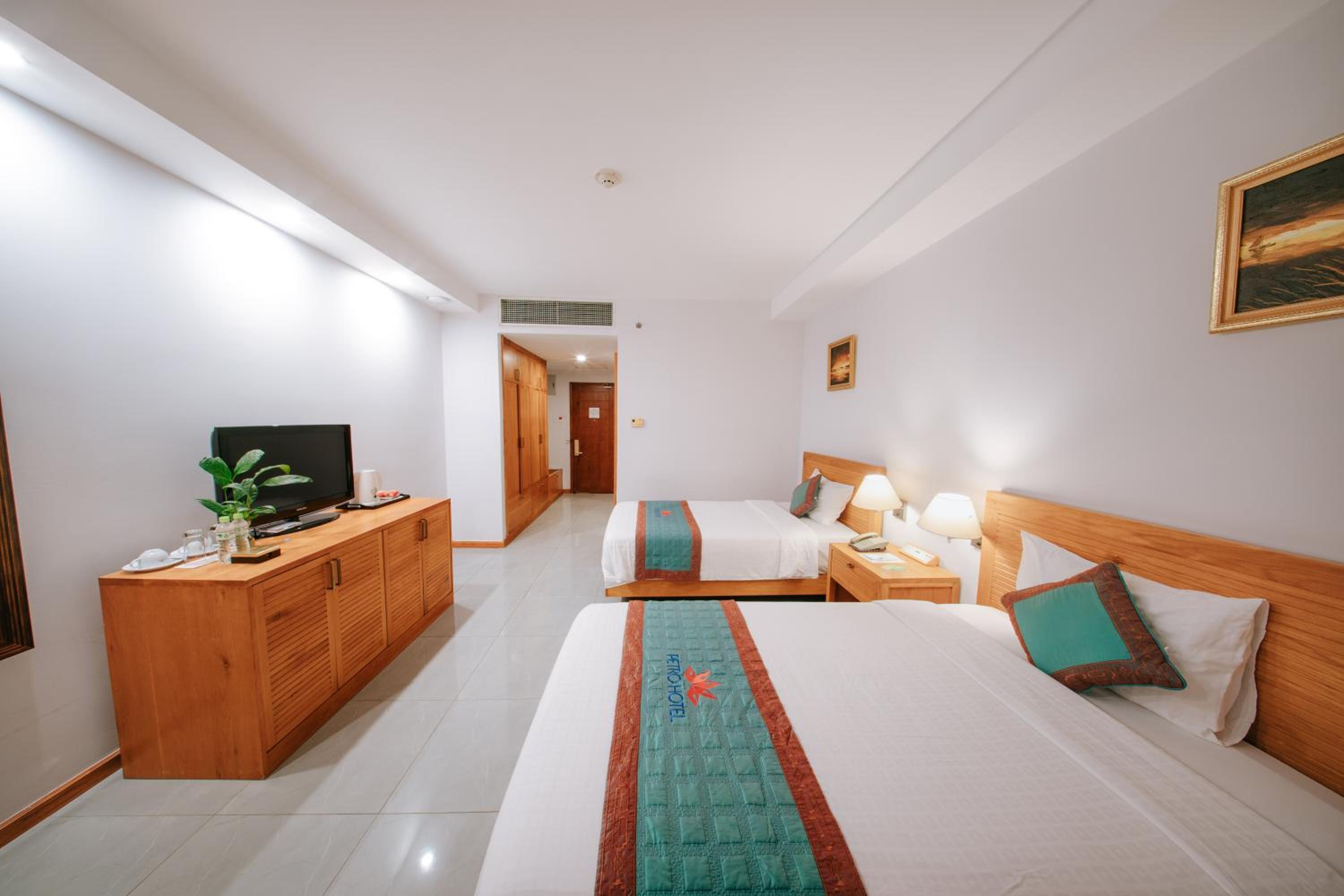 Deluxe Twin Room with Sea View photo 2