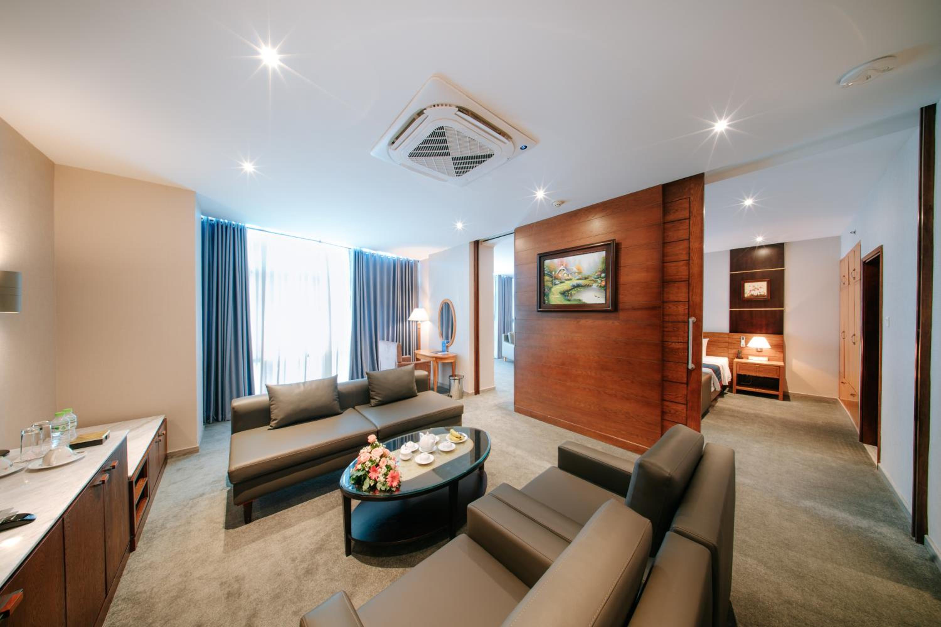 Suite with City View photo 2