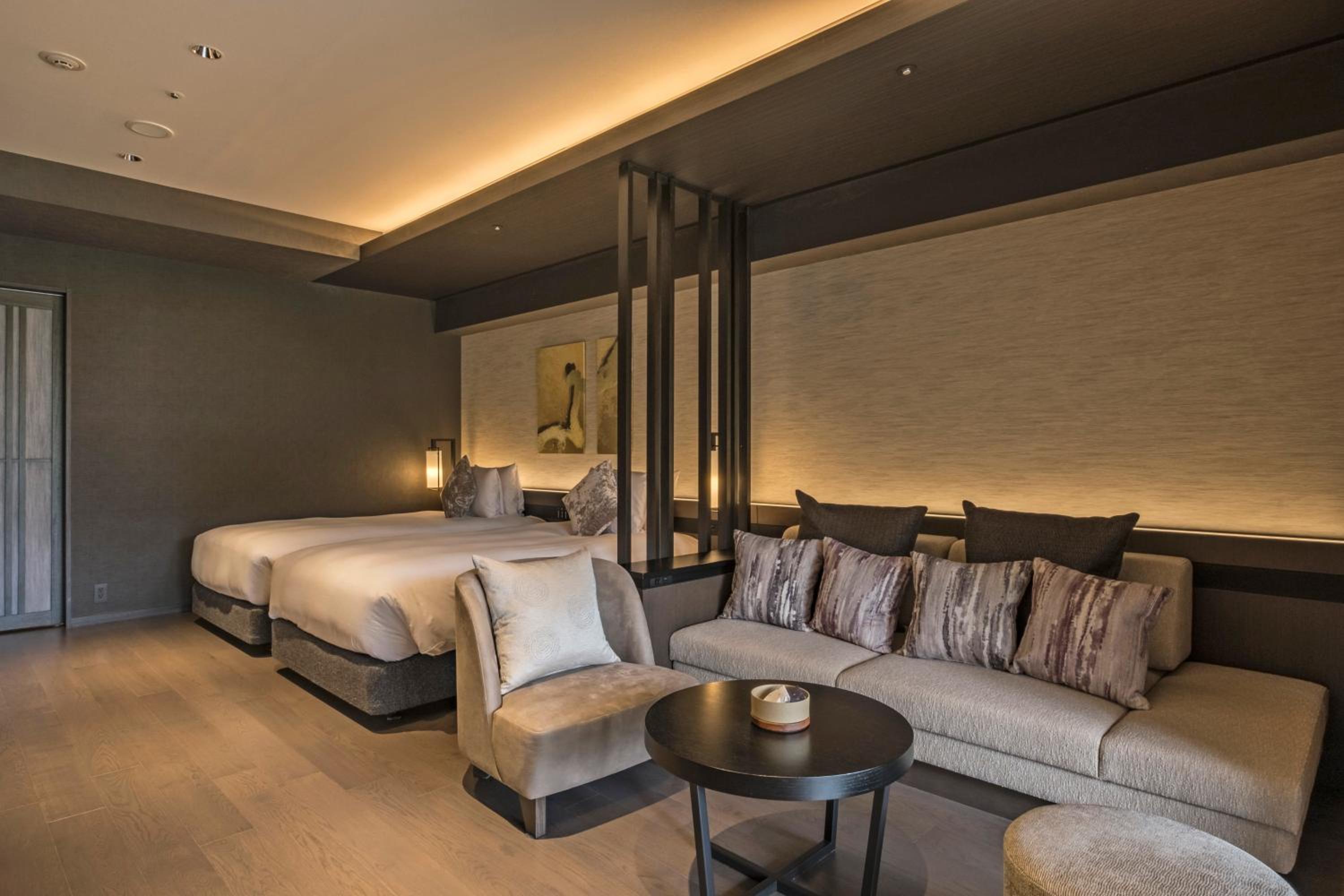 West Wing Deluxe Room with Open-Air Bath Western Style - Photo 3