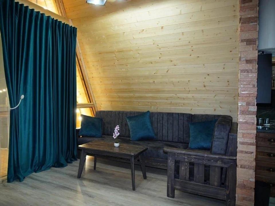 One-Bedroom House photo 1