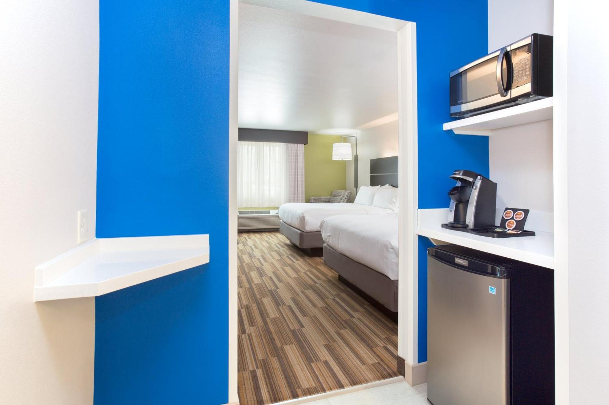 Standard Room with Two Queen Beds