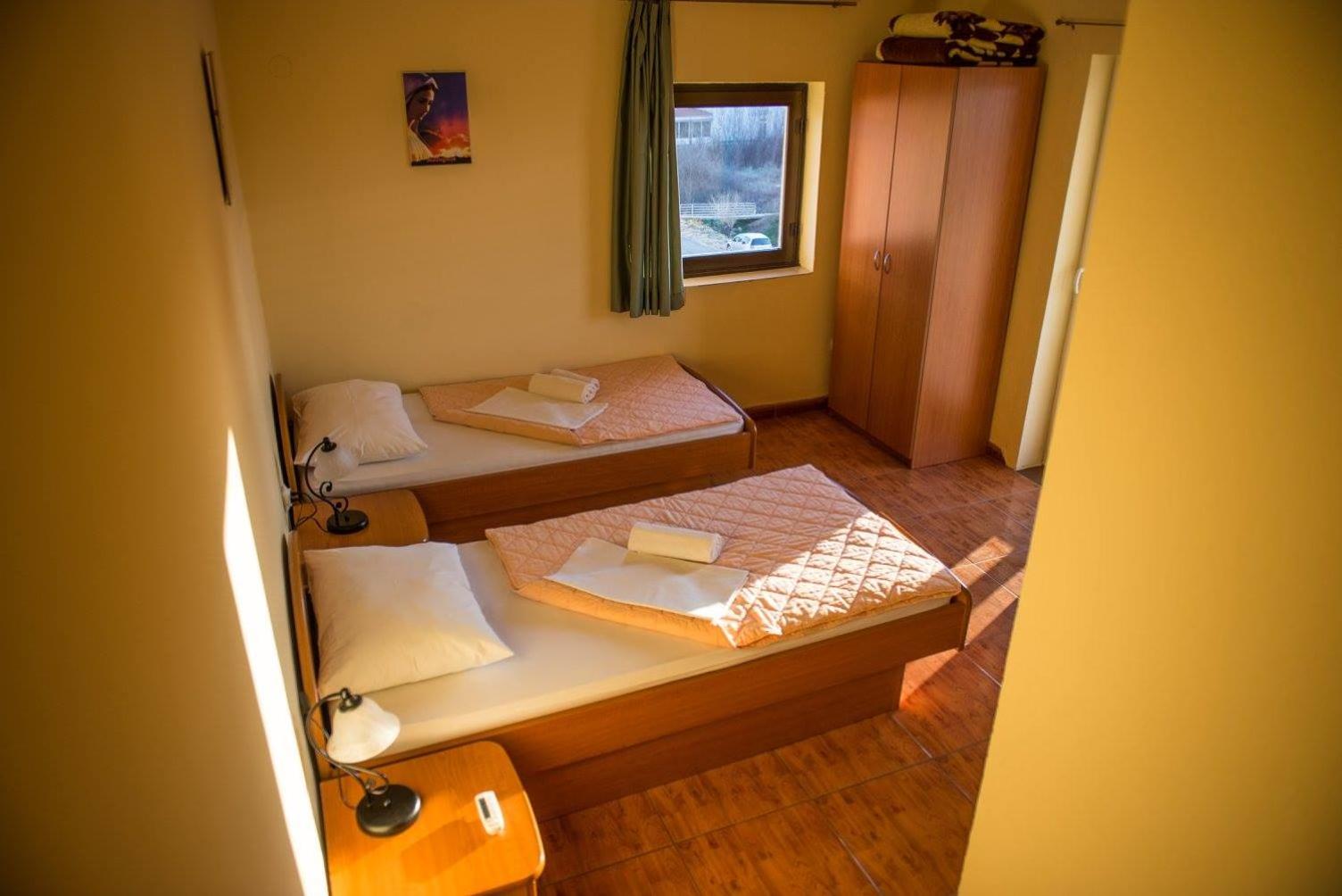 Twin Room With City View