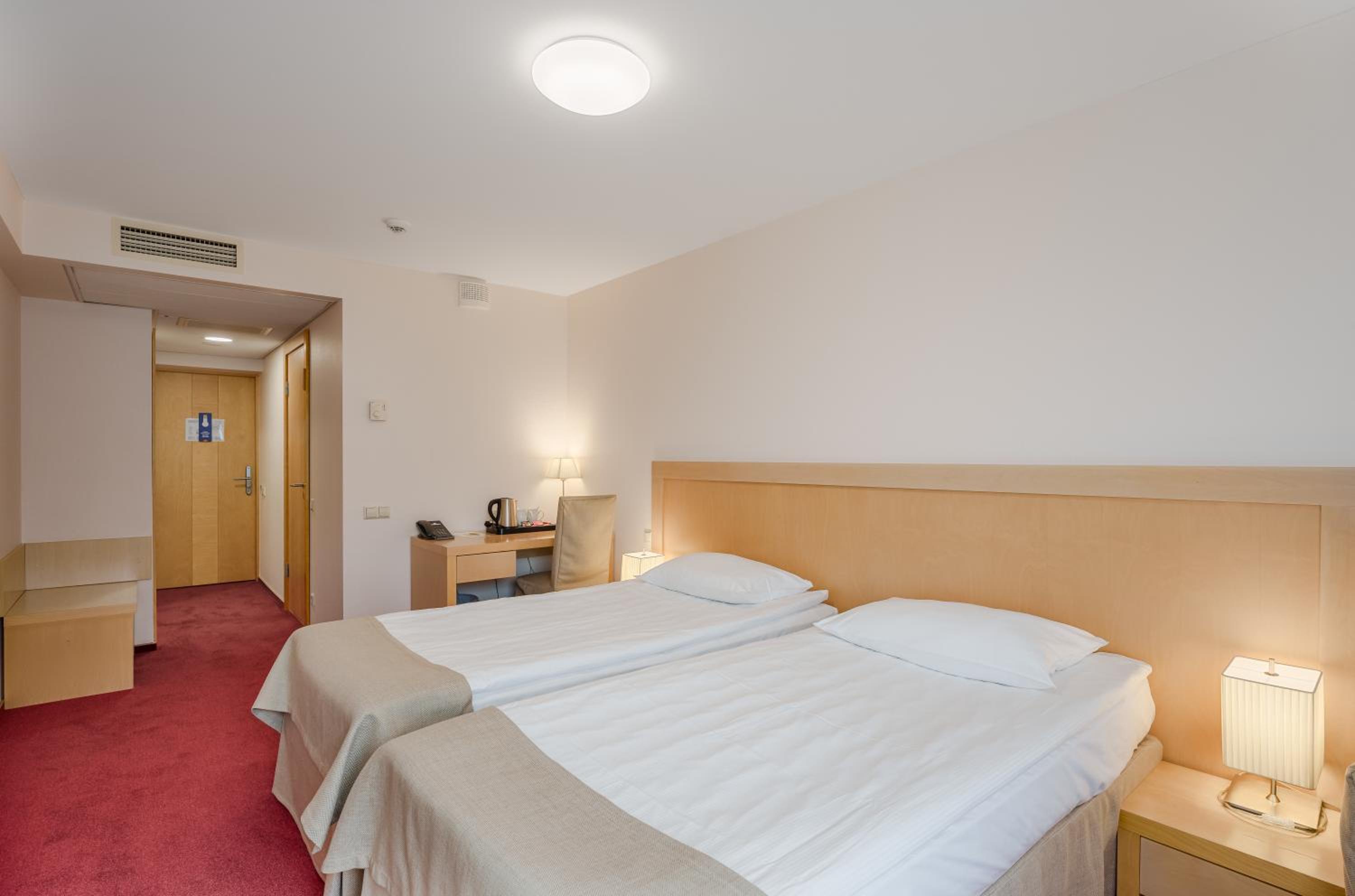 Standard Twin Room - Photo 1