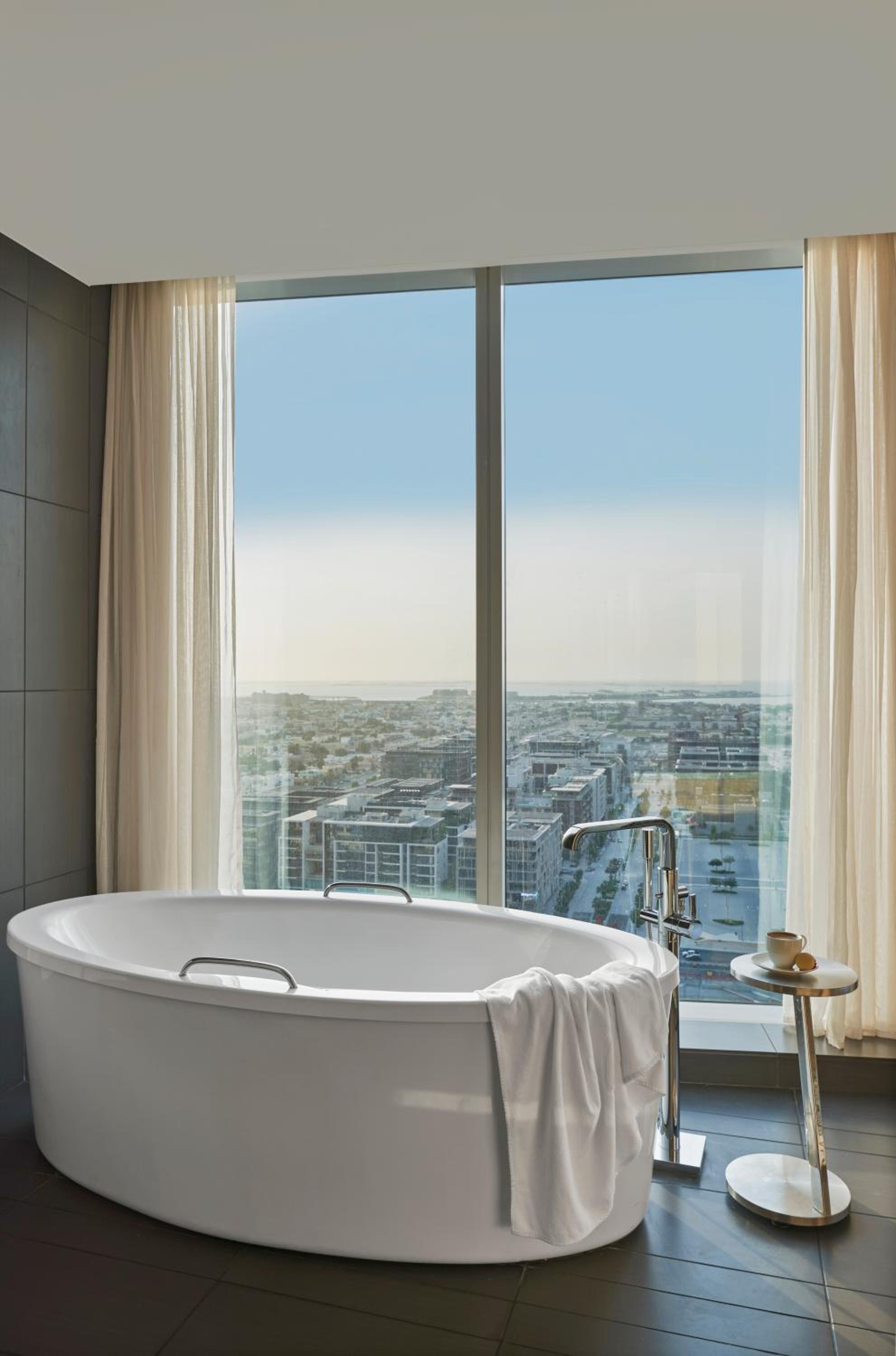 Opera King Suite with Coastline View - Club Access - Photo 5