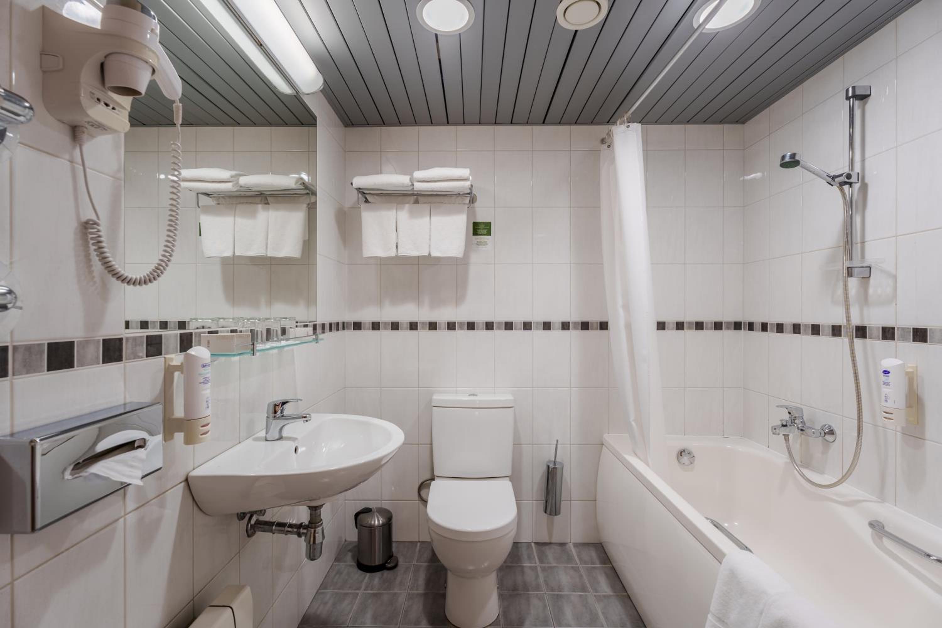 Standard Triple Room - Photo 6