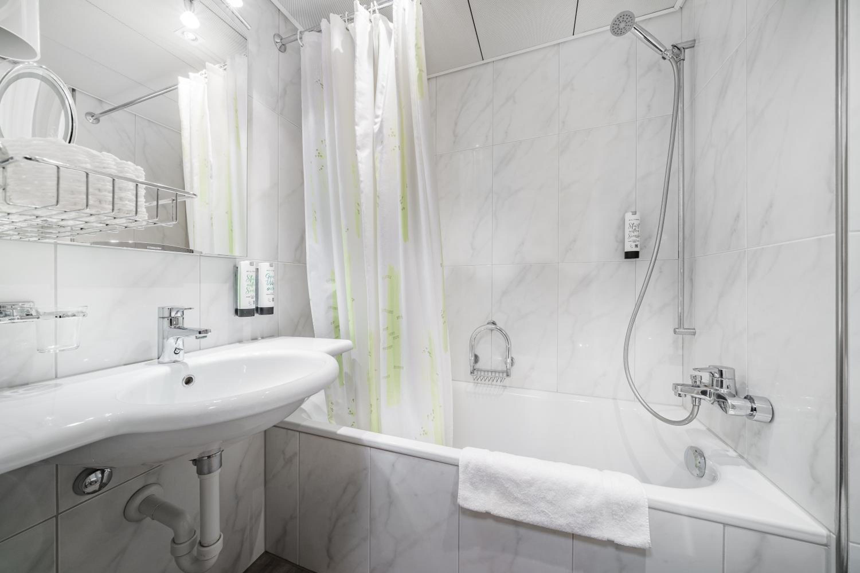 Superior Single Room With Bathtub photo 3