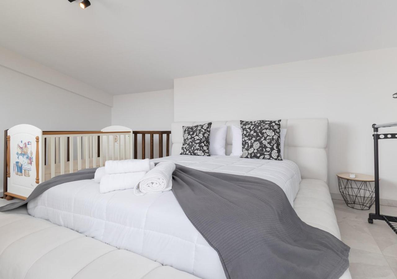 Suite with Mountain View