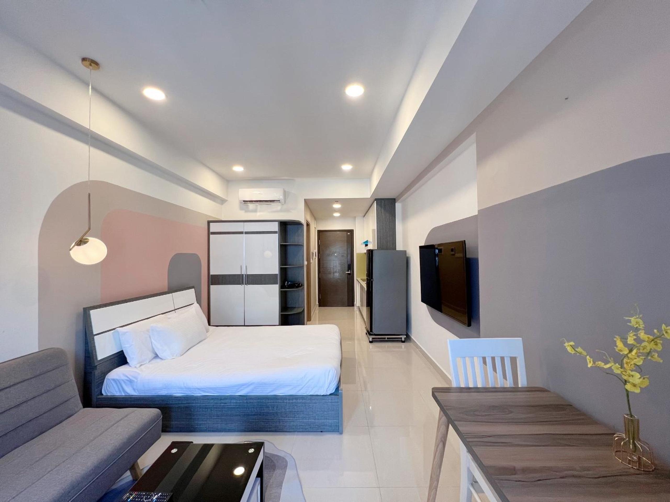 Deluxe Queen Studio