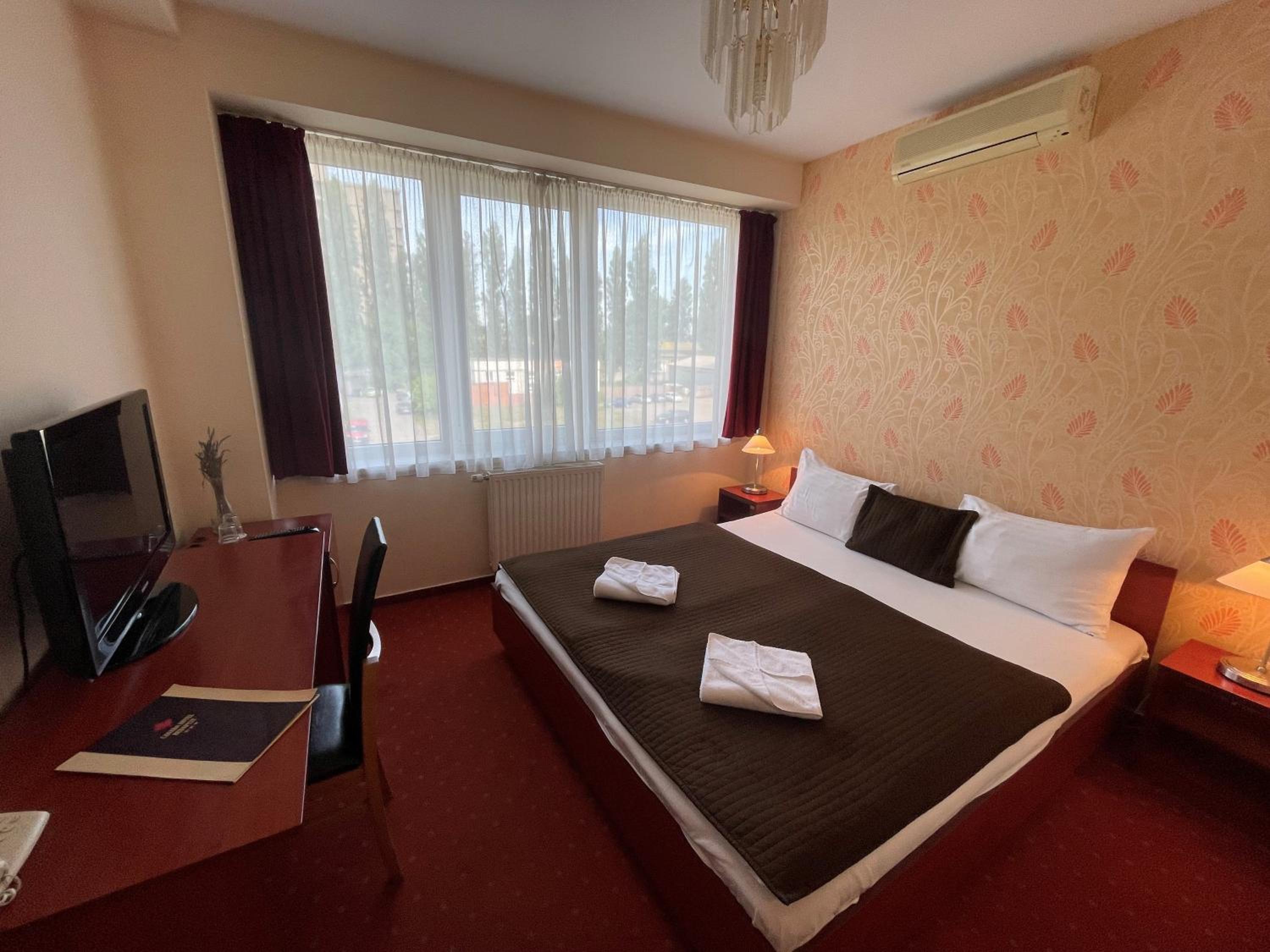Standard Queen Room - Photo 1