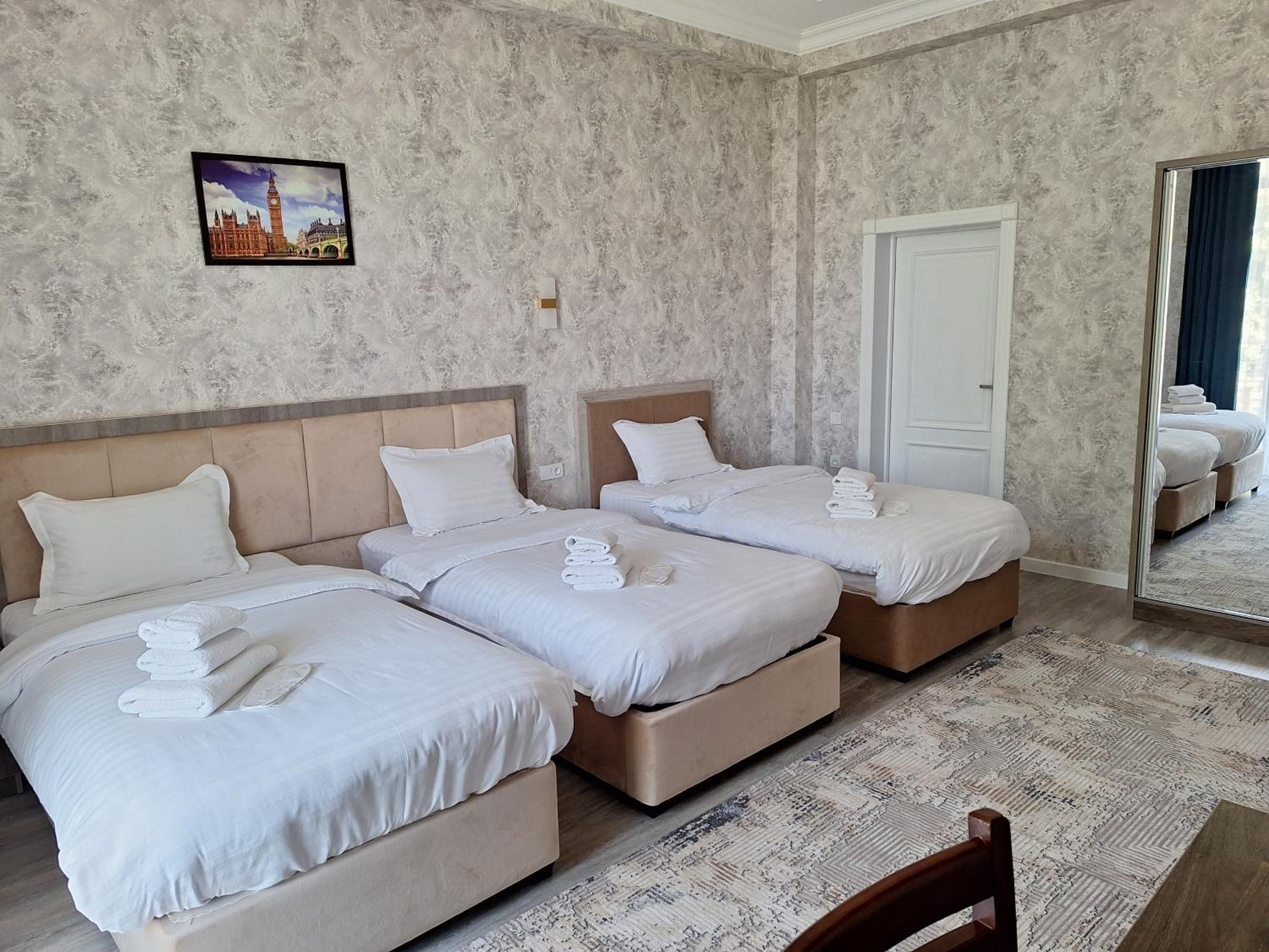 Standard Triple Room photo 2