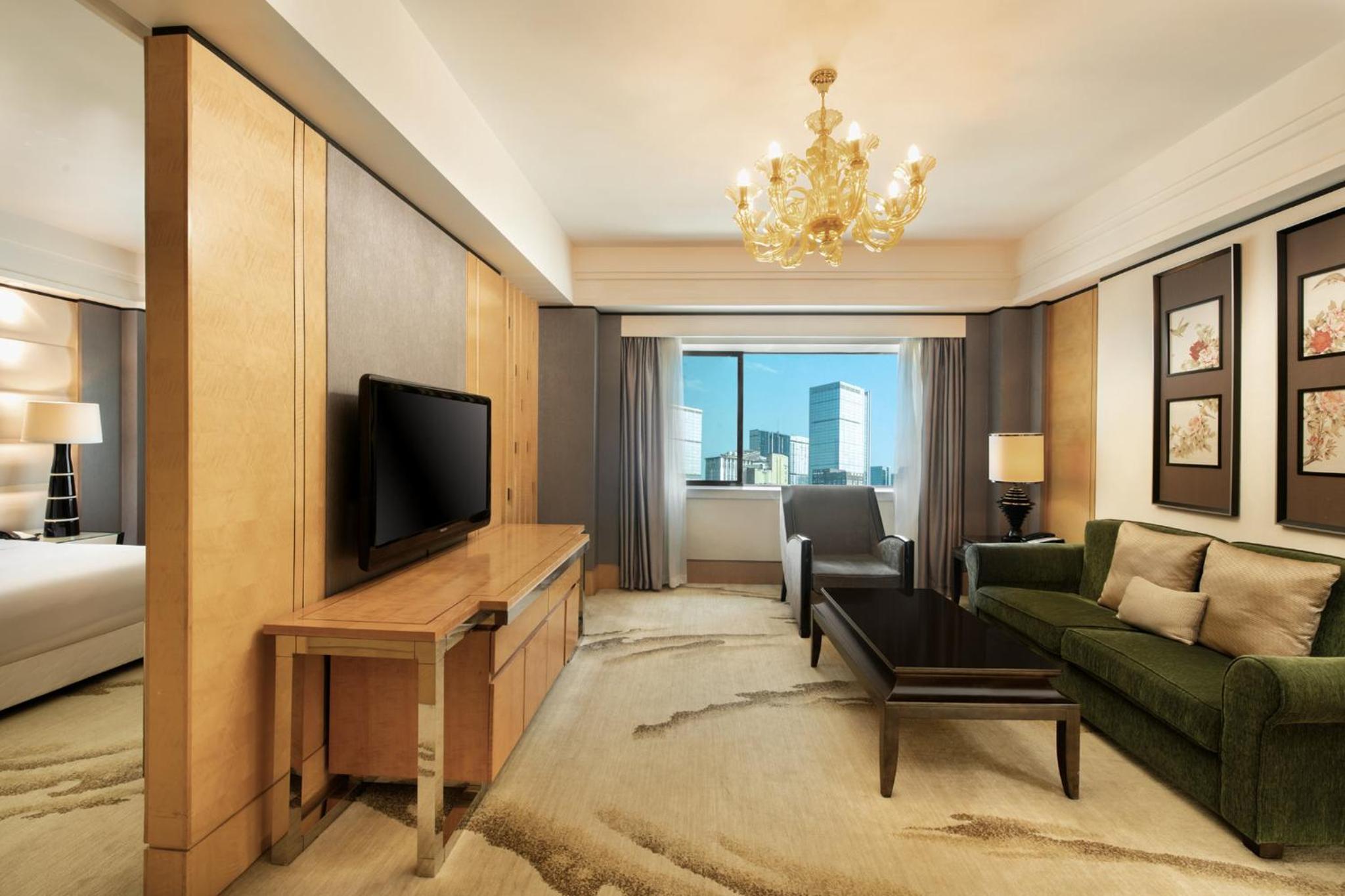 One-Bedroom Suite Lounge Access - Photo 3