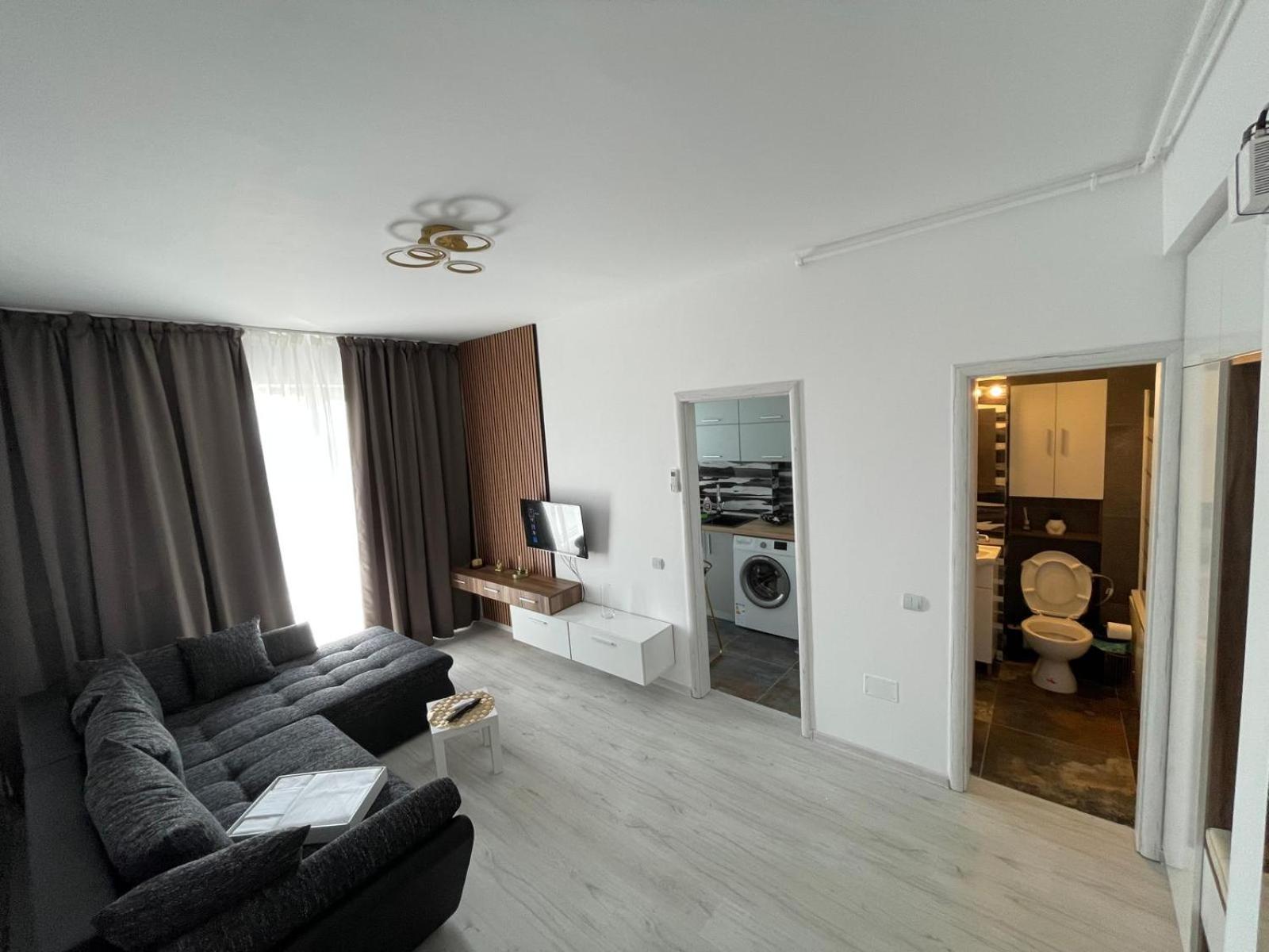 One-Bedroom Apartment photo 1