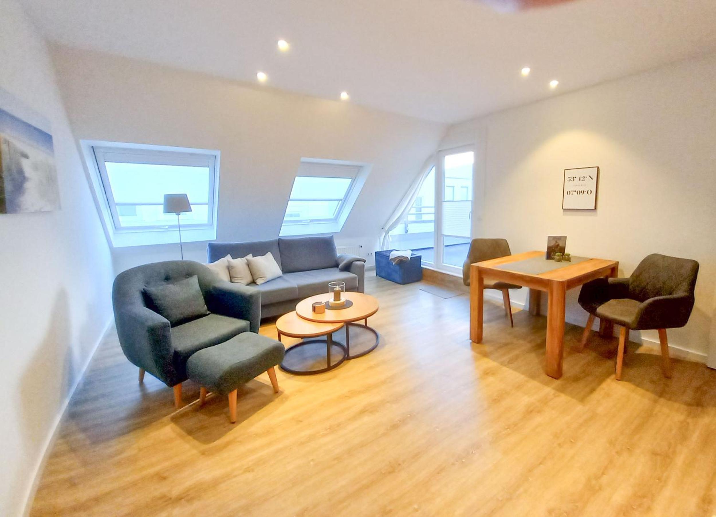 Apartment with Balcony photo 1