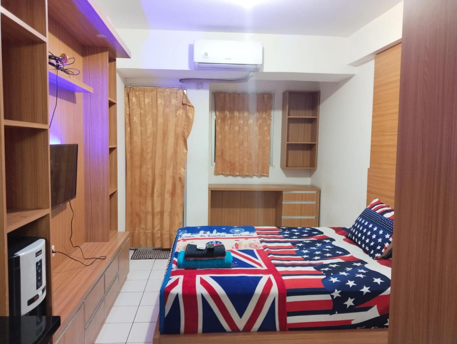 One-Bedroom Apartment photo 1