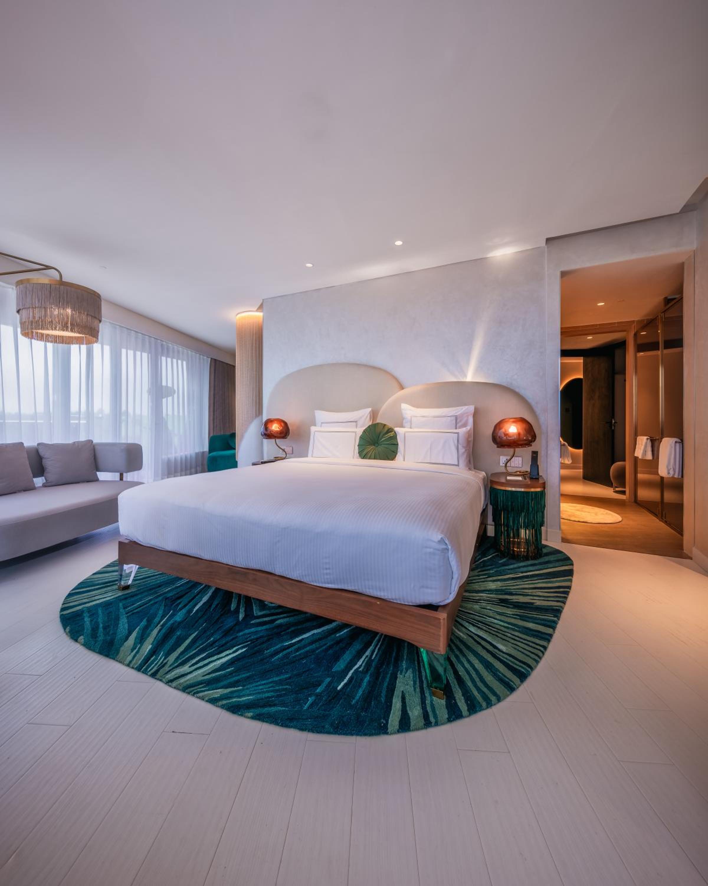 Gem King Suite with Forest View thumbnail 6