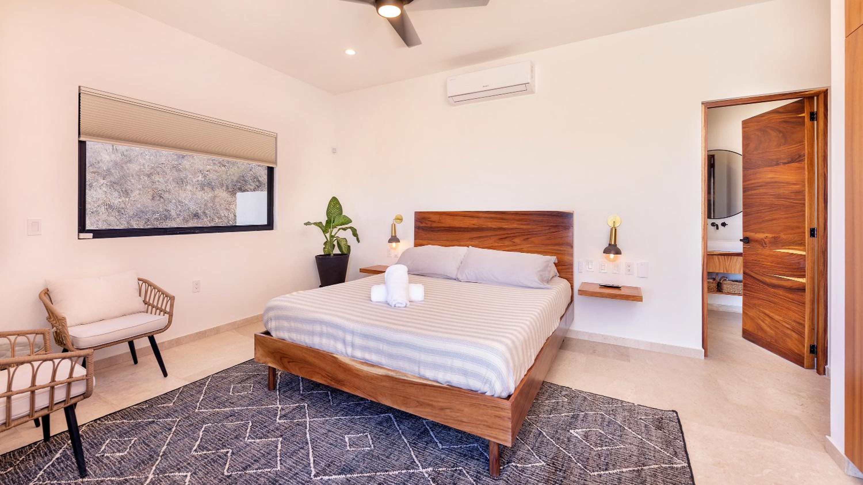 King Room with Balcony photo 1