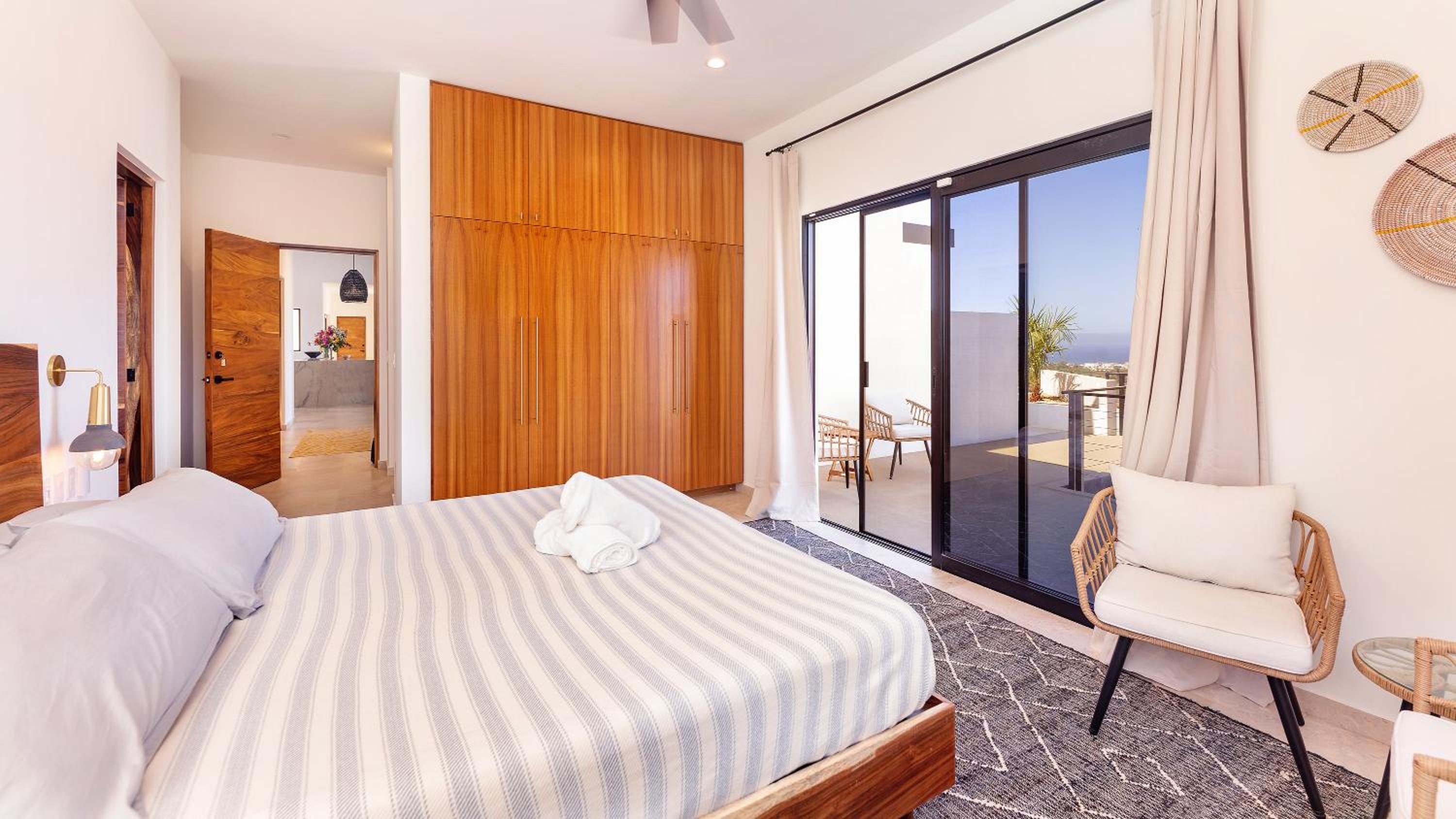 King Room with Balcony photo 2