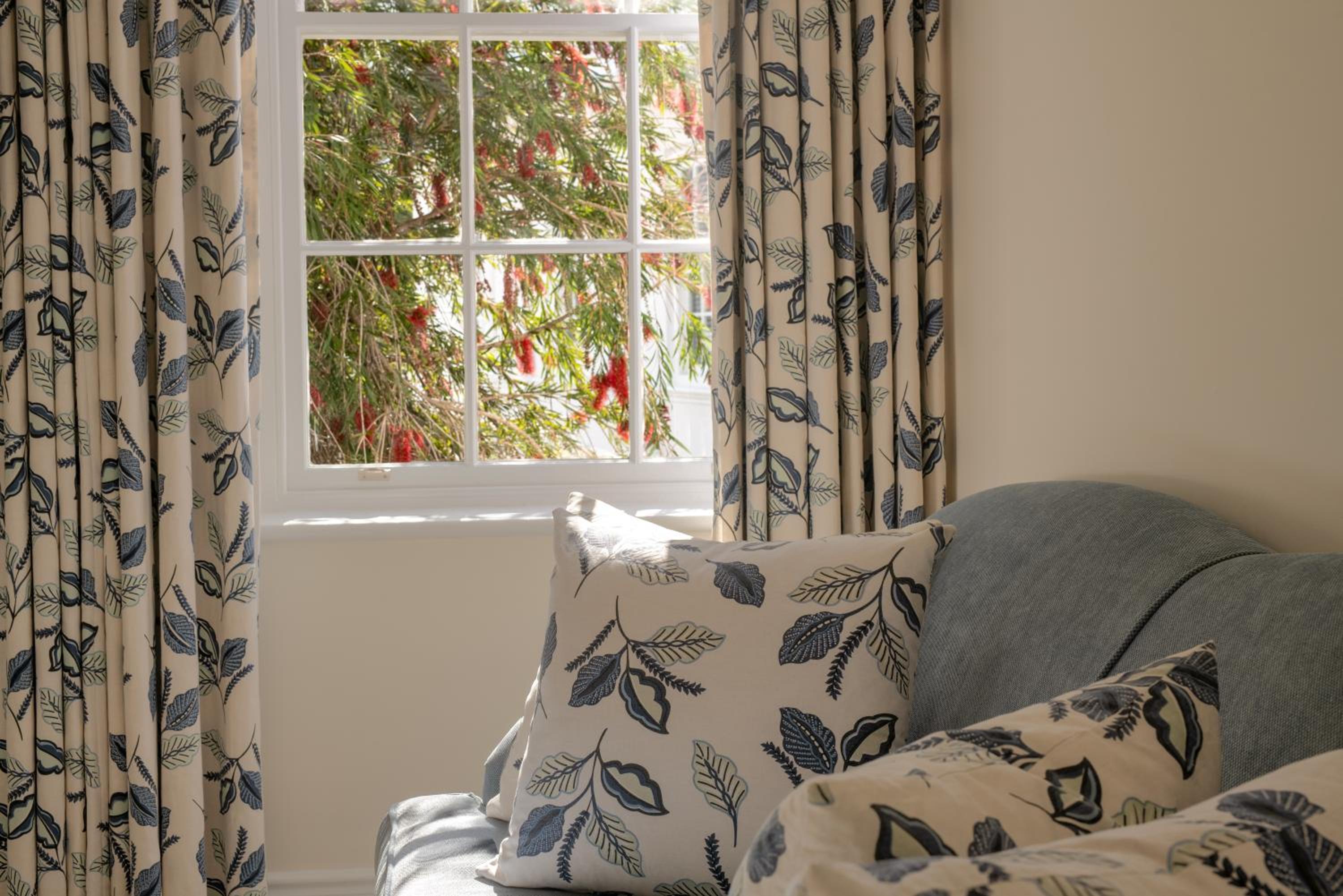 Standard Double Room - Photo 8