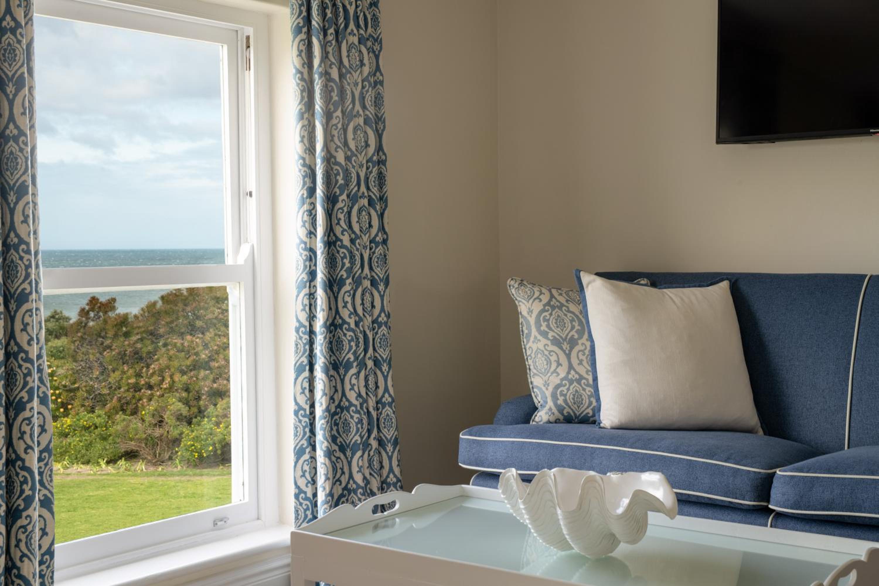 Premier Suite with Sea View - Photo 6