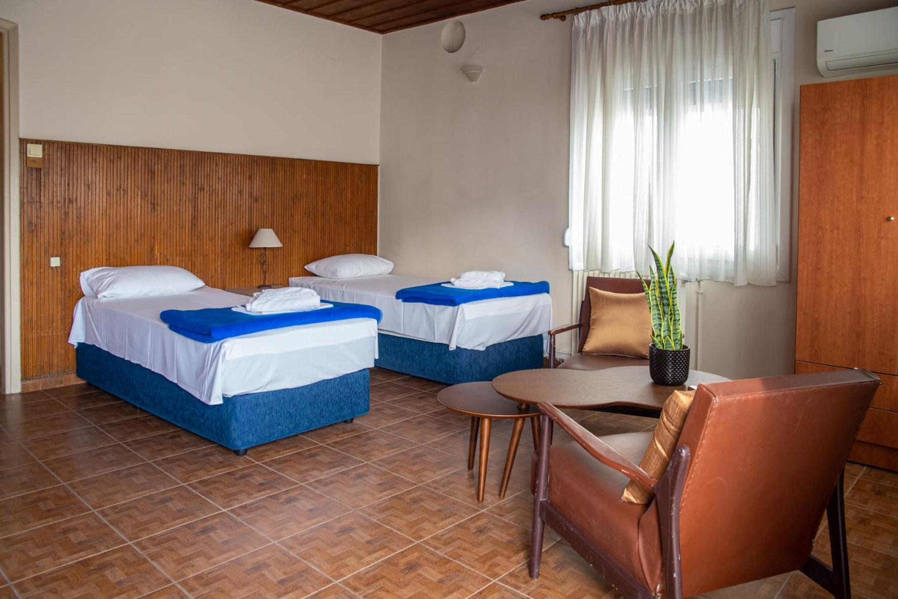 Quadruple Room with Terrace photo 3