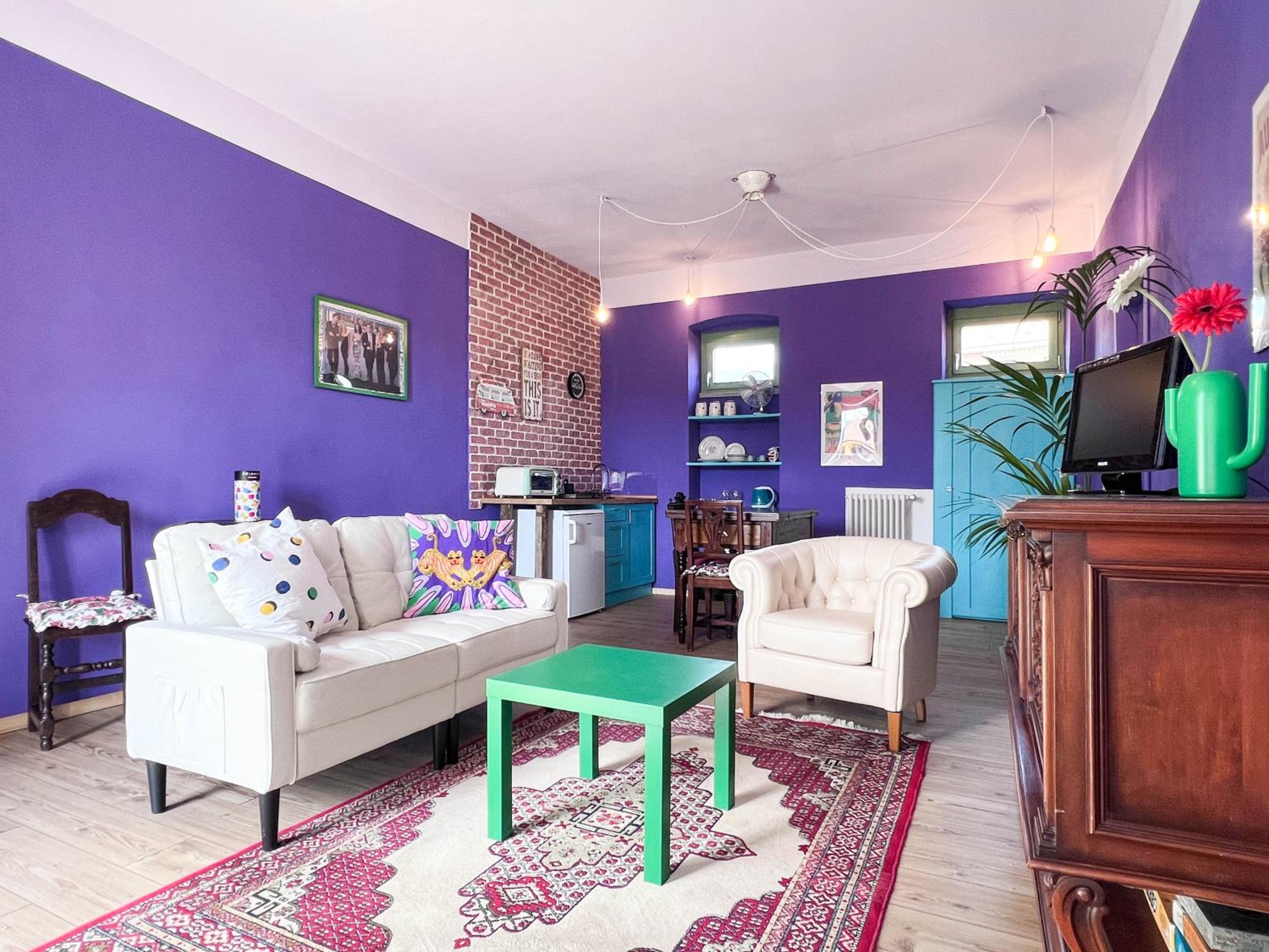 Apartment with Balcony photo 1