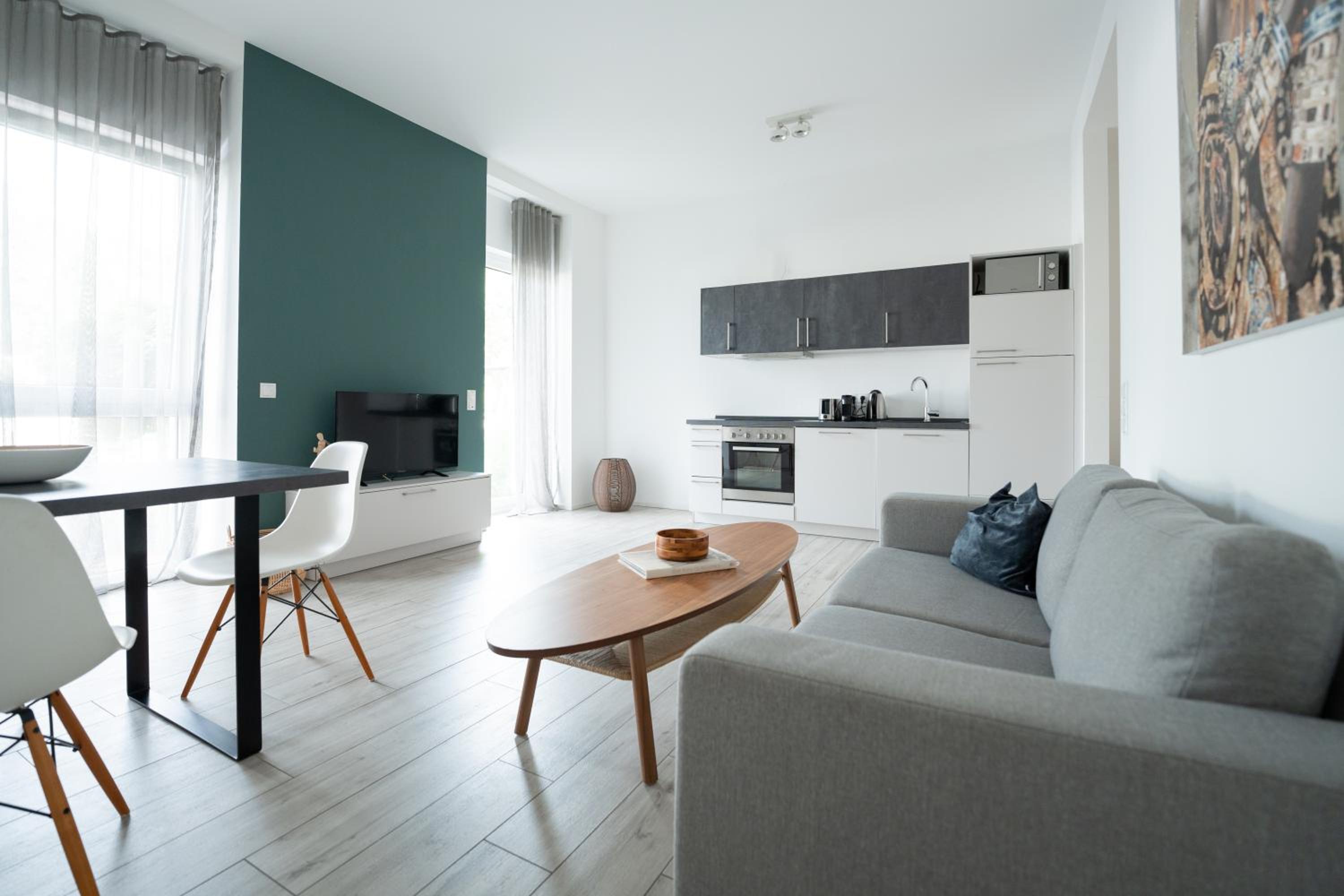 One-Bedroom Apartment photo 1