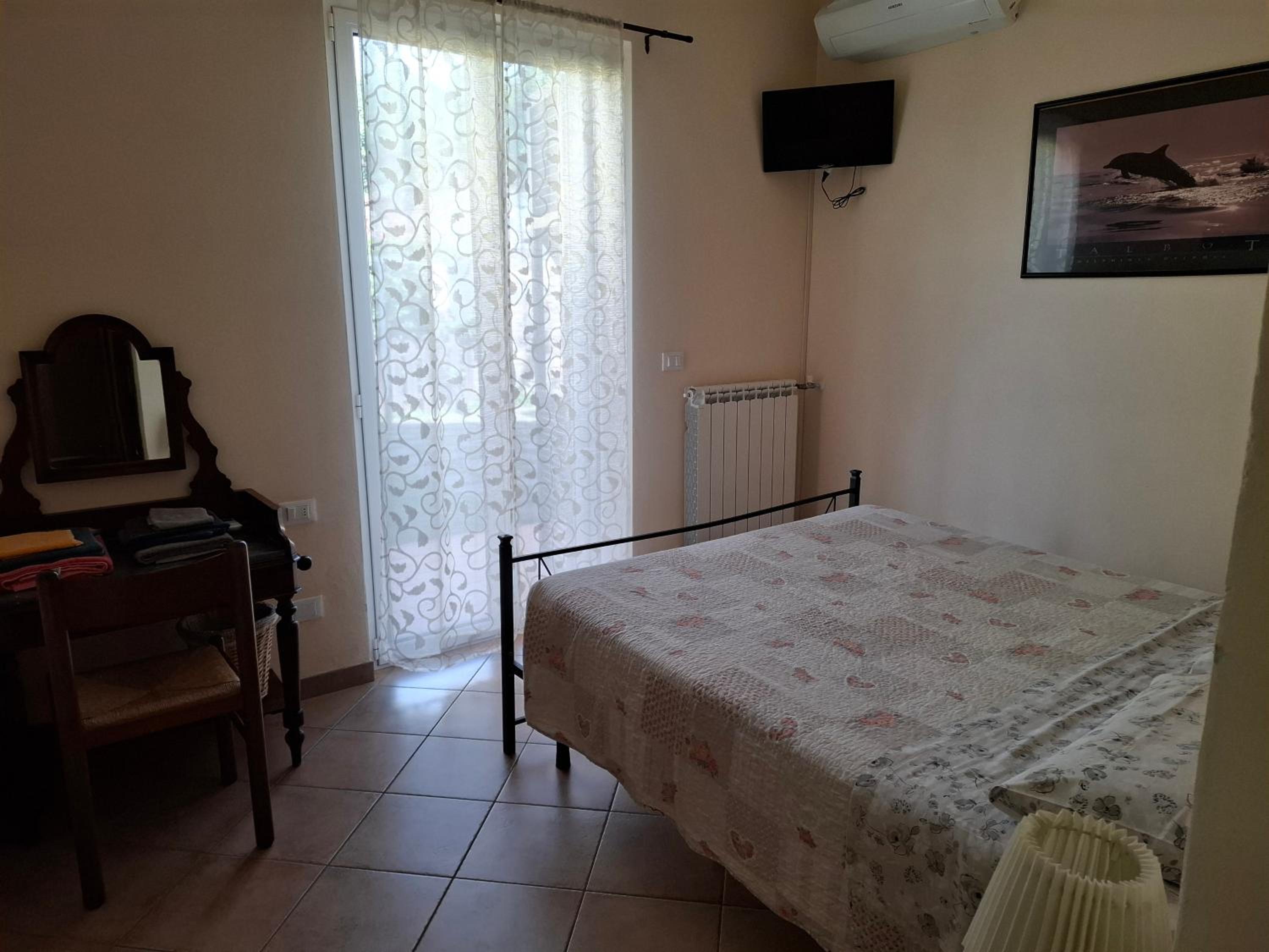 Double Room with Private Bathroom photo 1