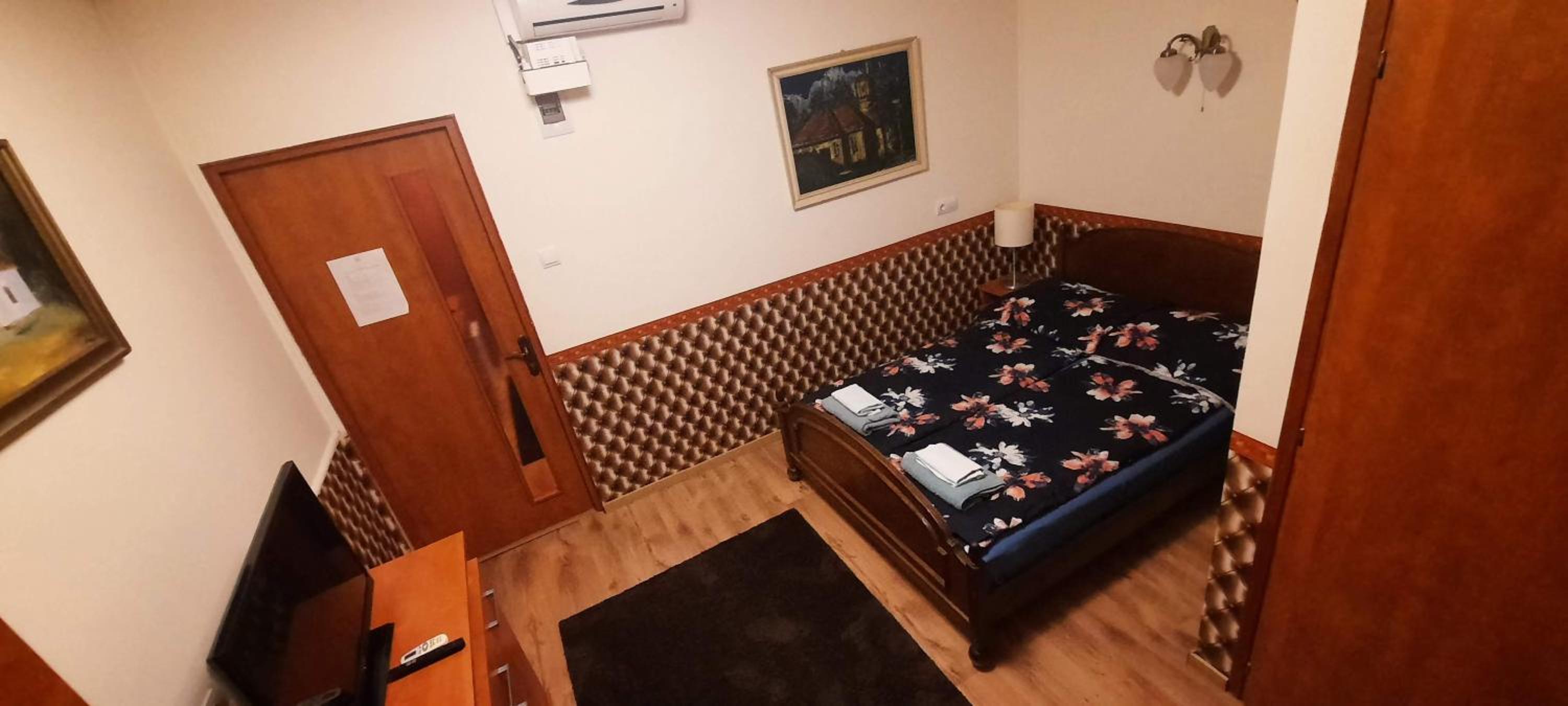 Family Room photo 3