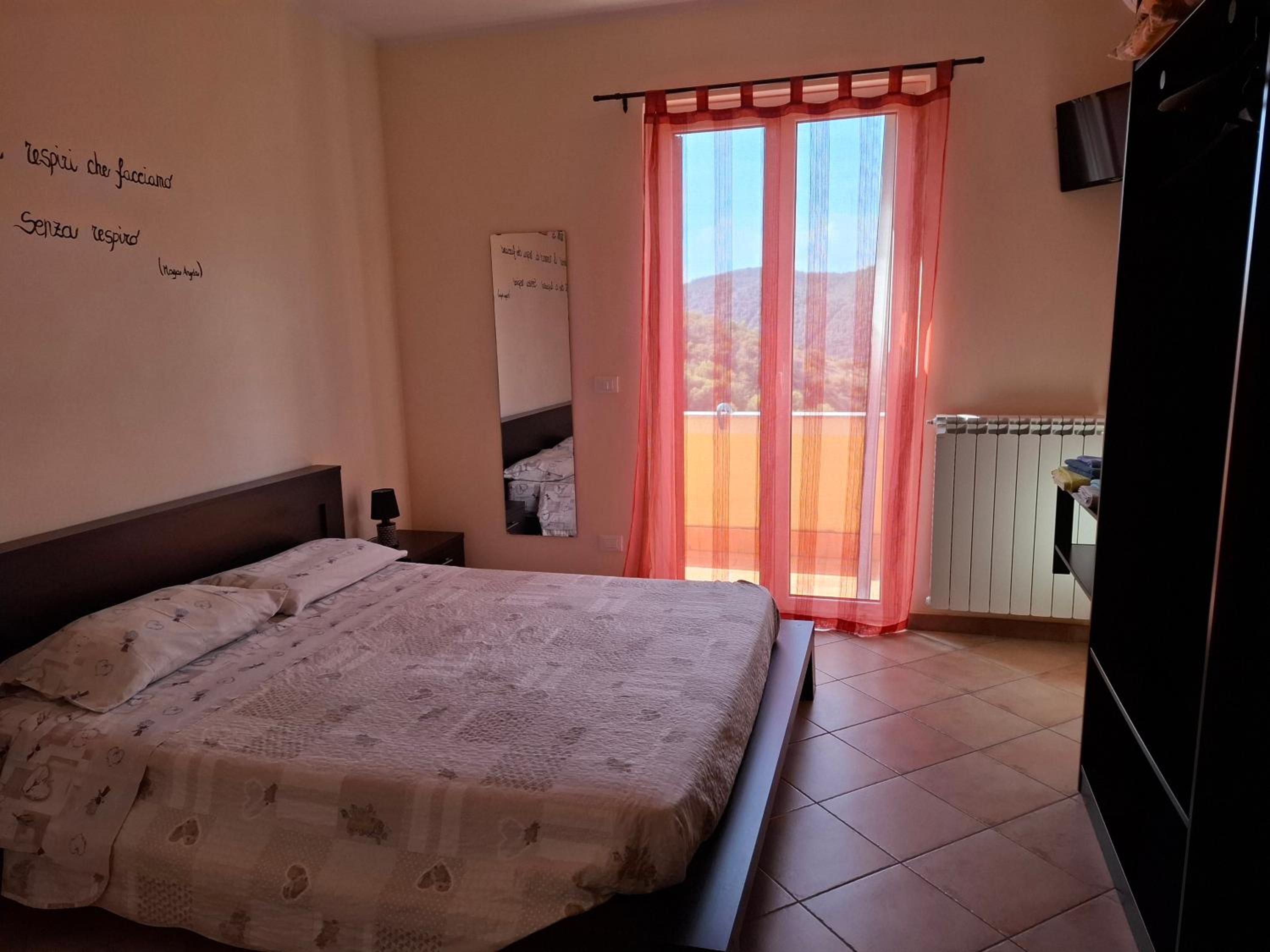 Large Single Room photo 3