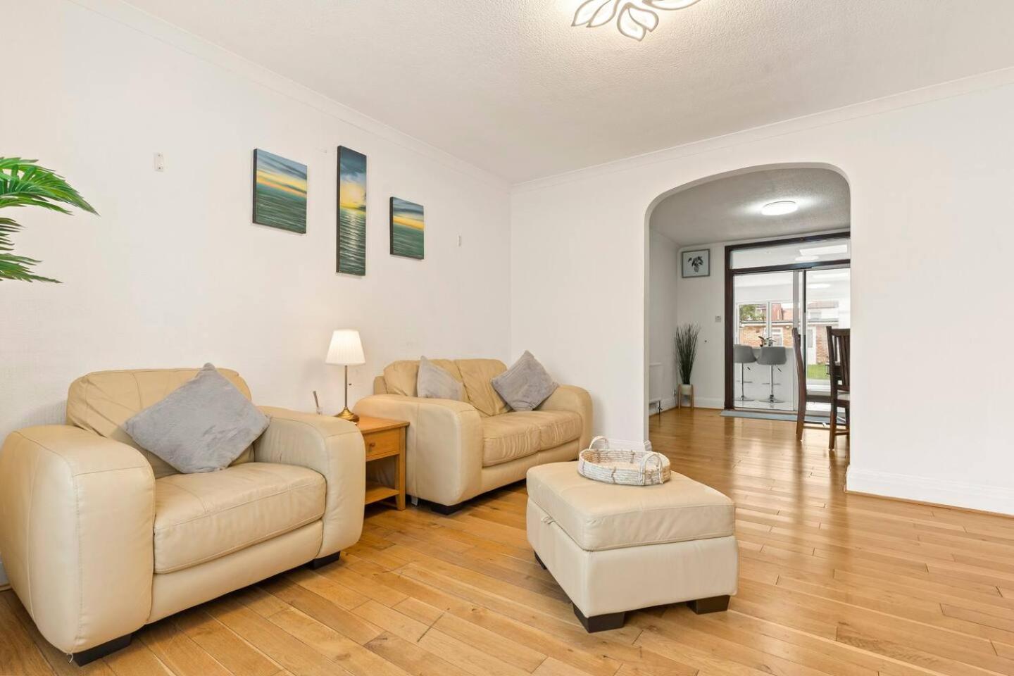 Four-Bedroom House photo 1