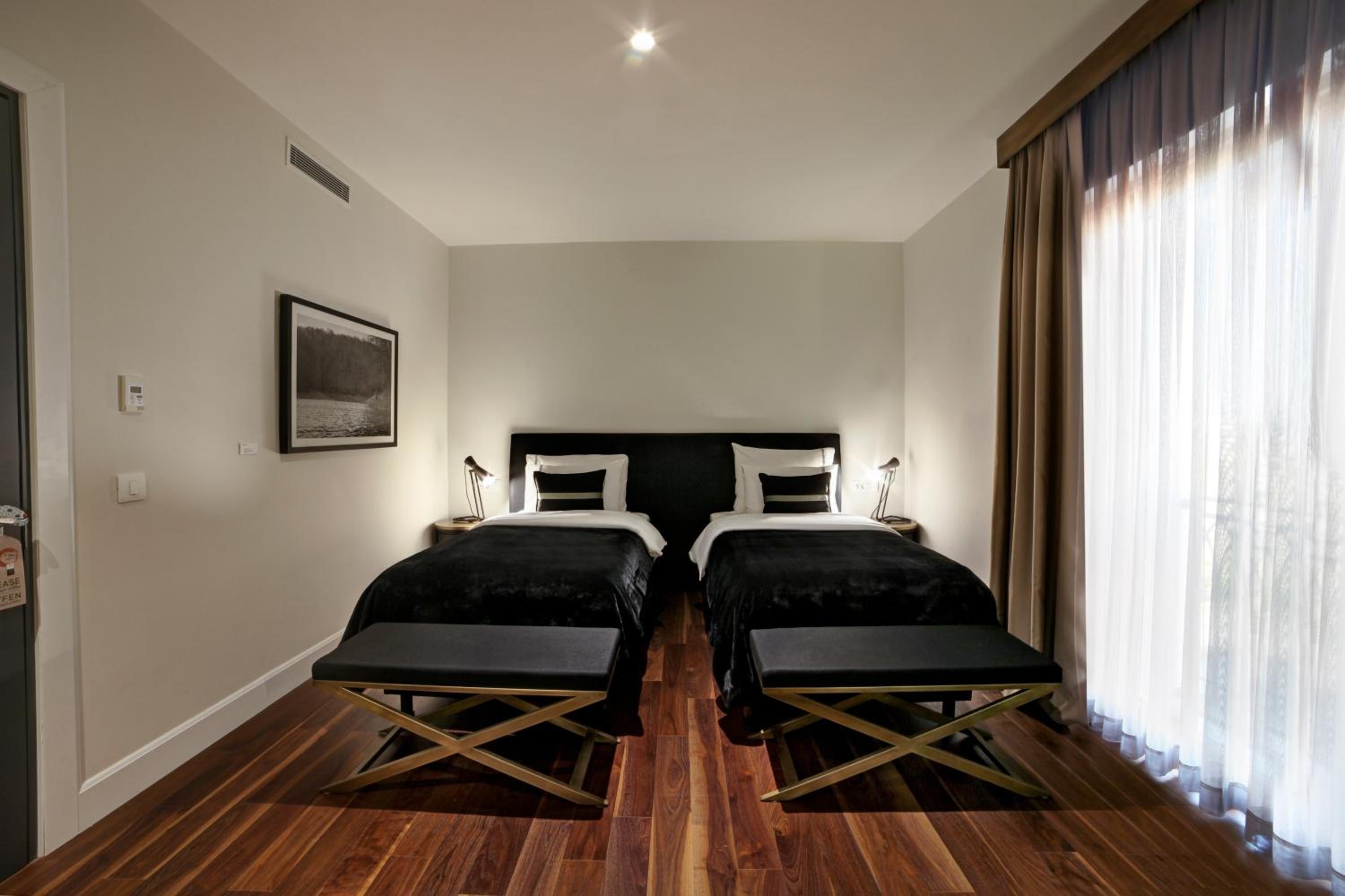 Standard Double or Twin Room photo 1