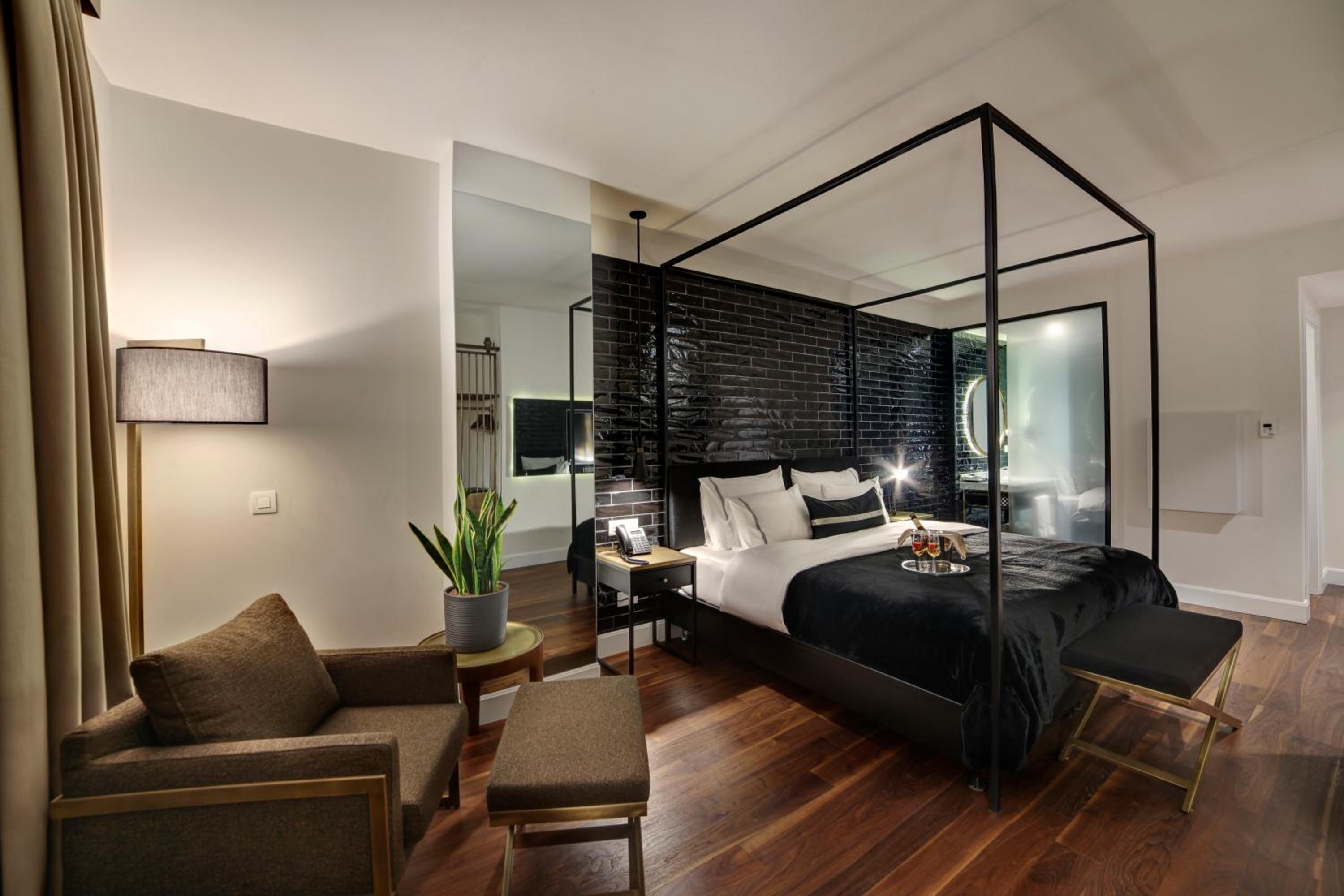Deluxe Double Room photo 3