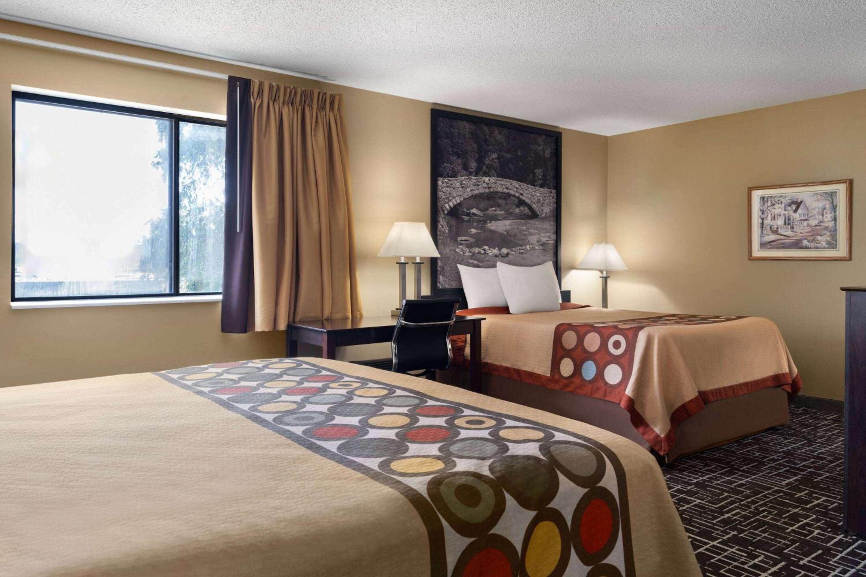 Suite with King and Queen Beds - Non-Smoking - Photo 8