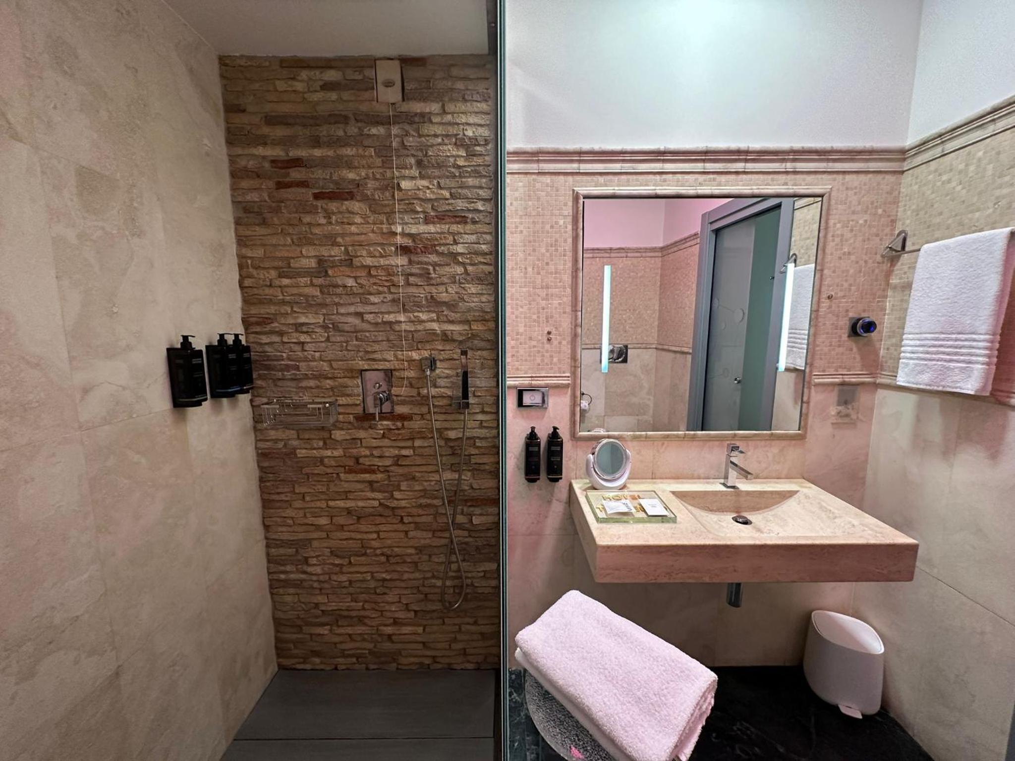 Large Single Room