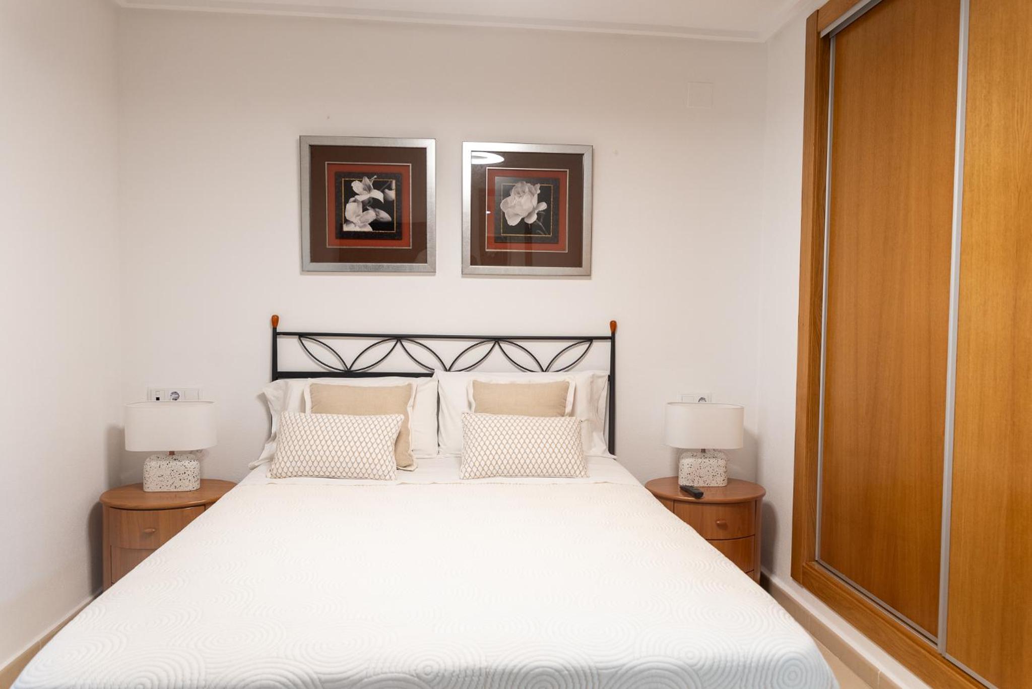 Apartamento de Dos Habitaciones con Terraza